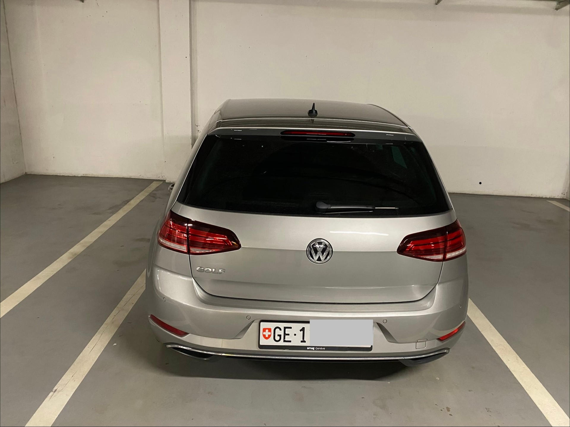 VW Golf 1.0 TSI Swiss Line-image-5