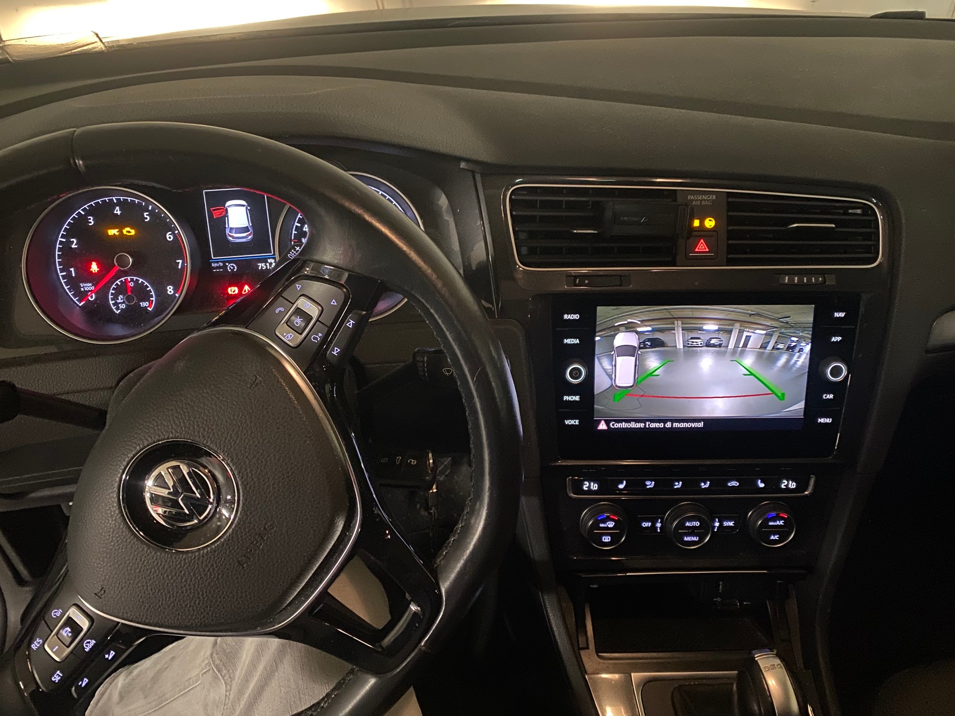 VW Golf 1.0 TSI Swiss Line-image-7