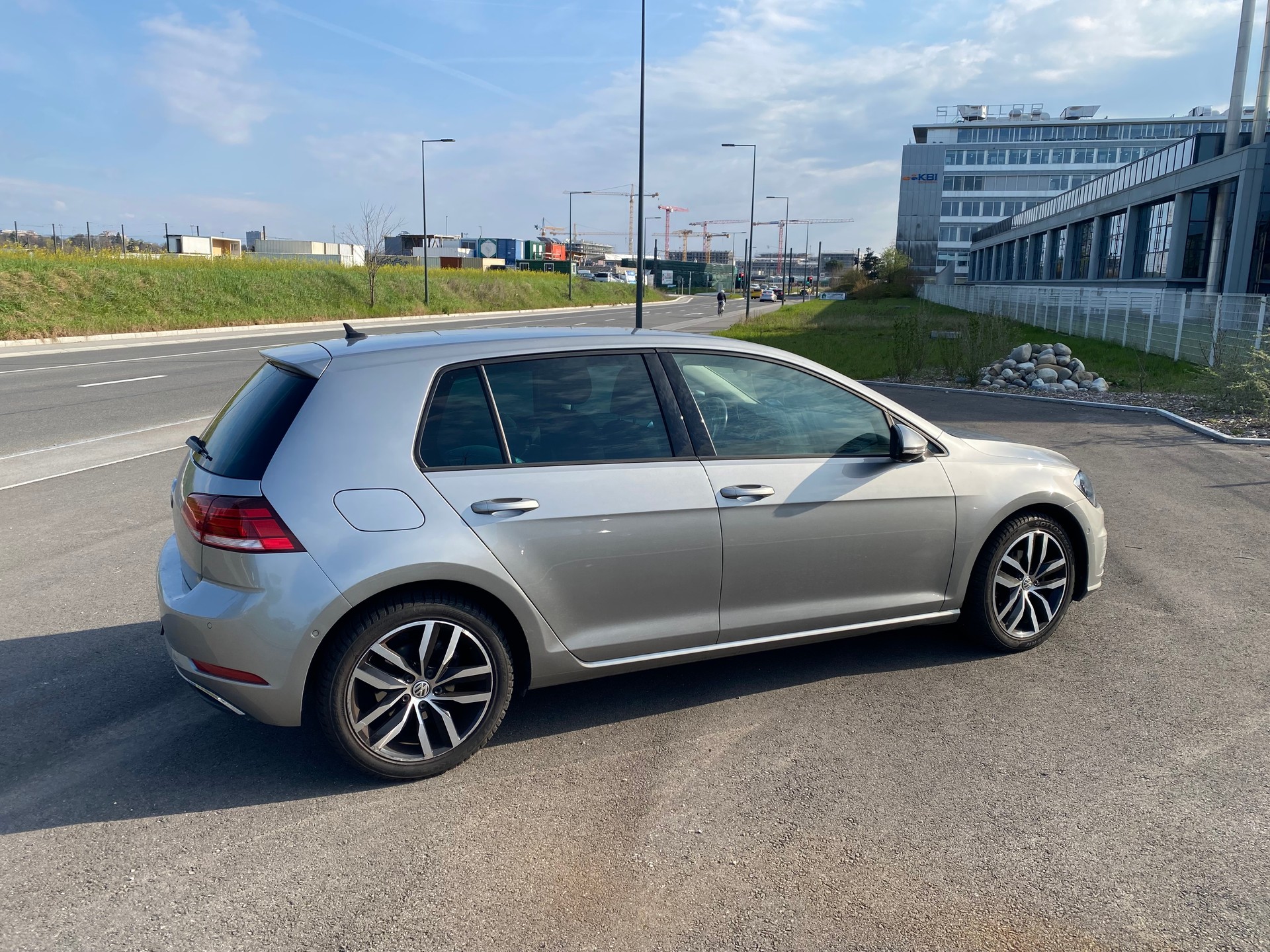 VW Golf 1.0 TSI Swiss Line-image-2