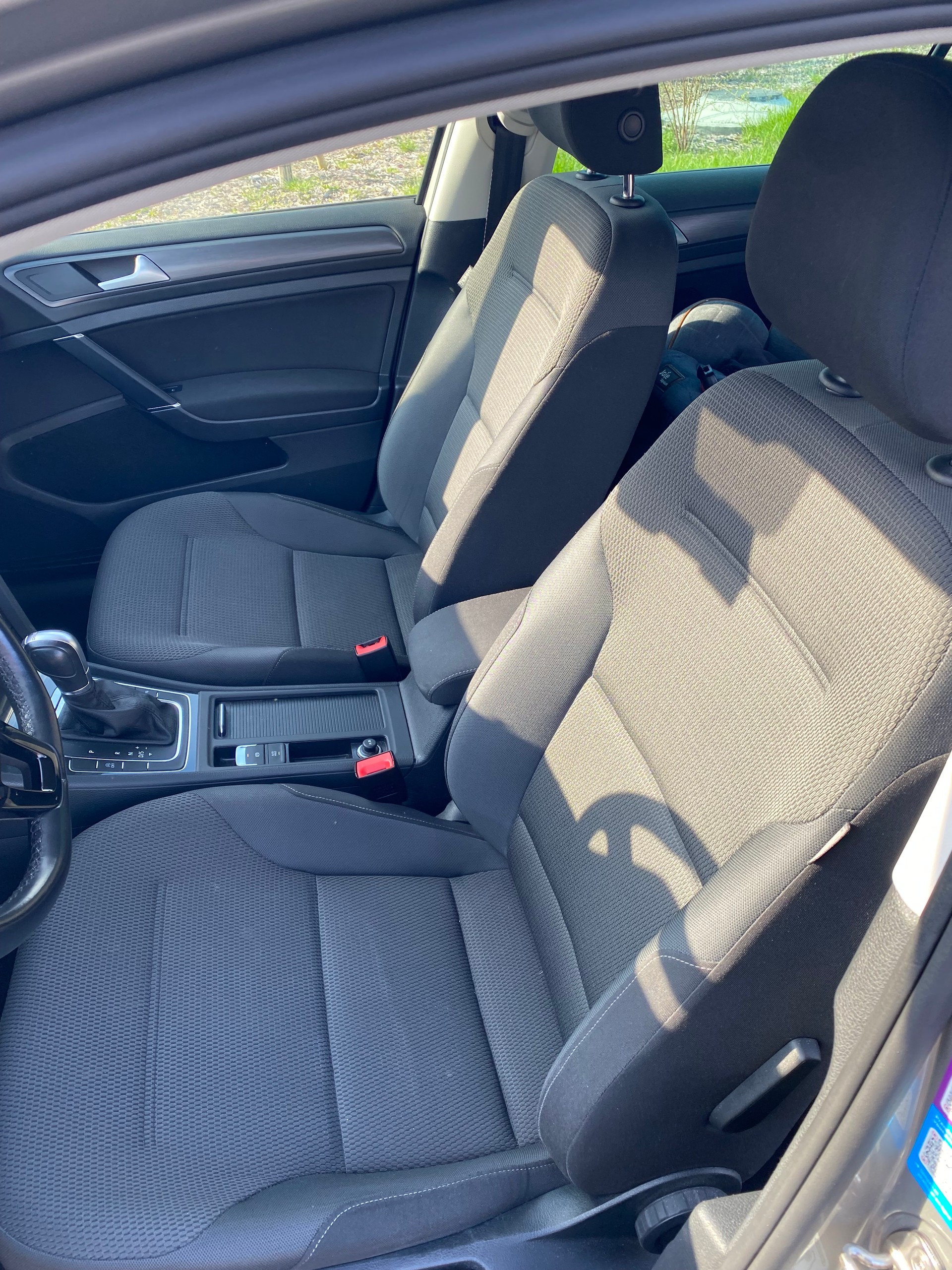 VW Golf 1.0 TSI Swiss Line-image-10