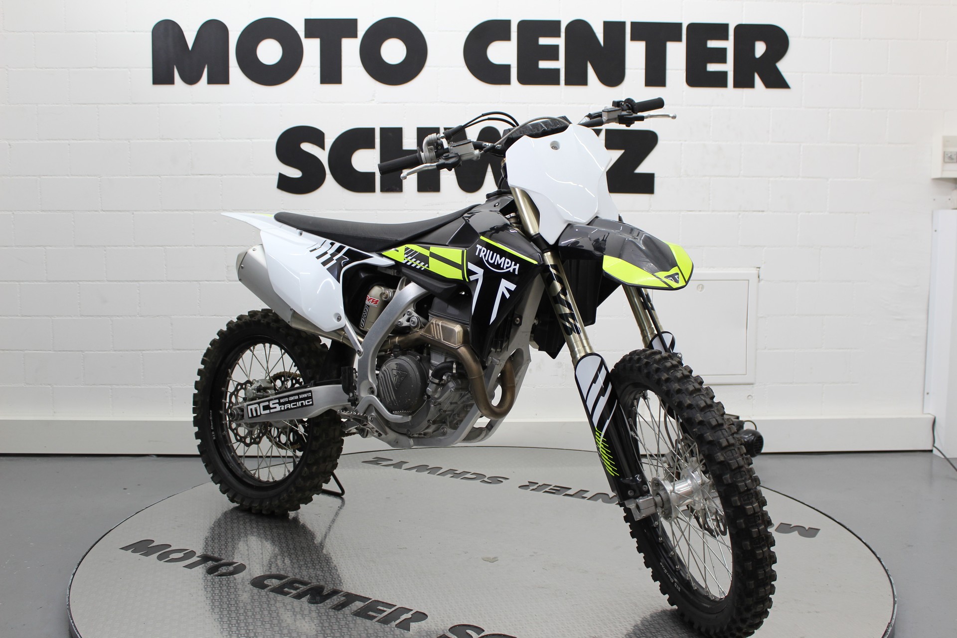 TRIUMPH TF-250 X-showroom-element-1