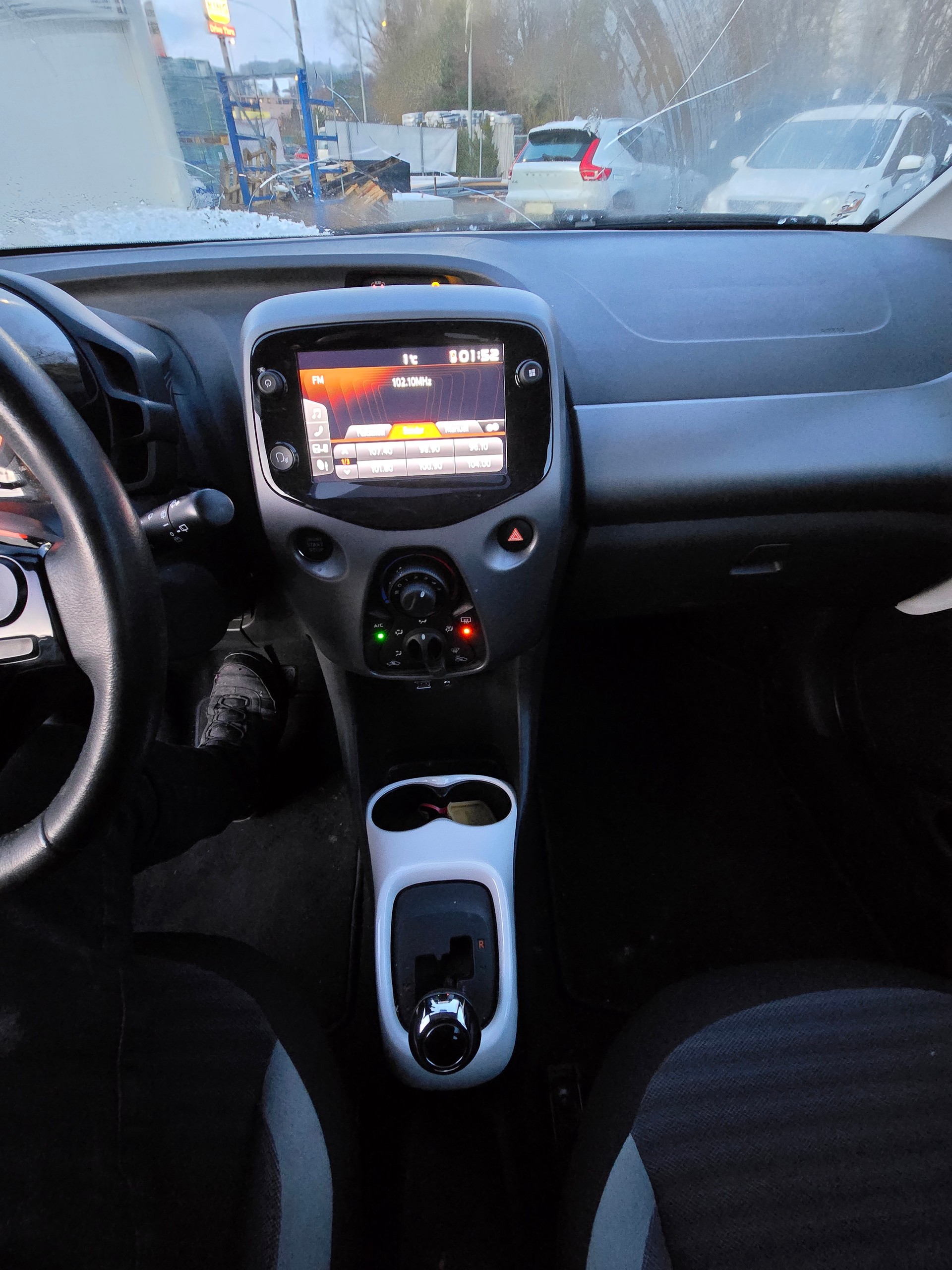 TOYOTA Aygo 1.0 VVT-i Trend X-shift-image-11