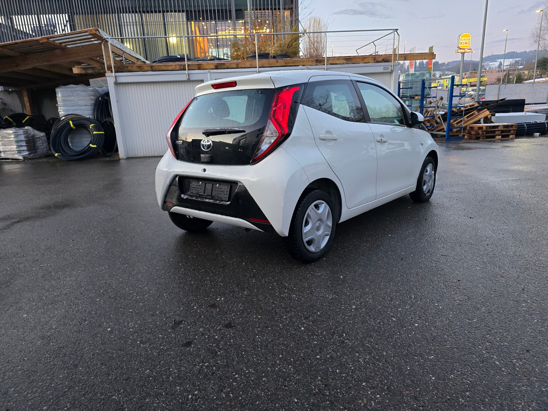 TOYOTA Aygo 1.0 VVT-i Trend X-shift-image-3