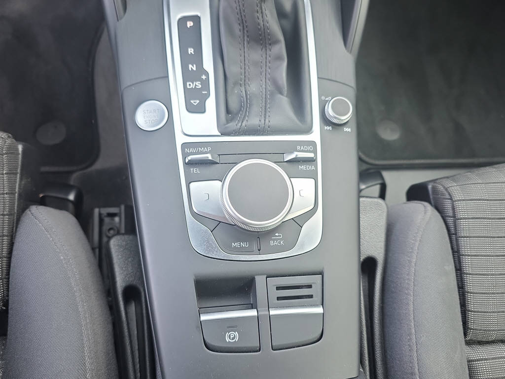 AUDI A3 Sportback 1.4 40 e-tron Sport S-Tronic-image-21