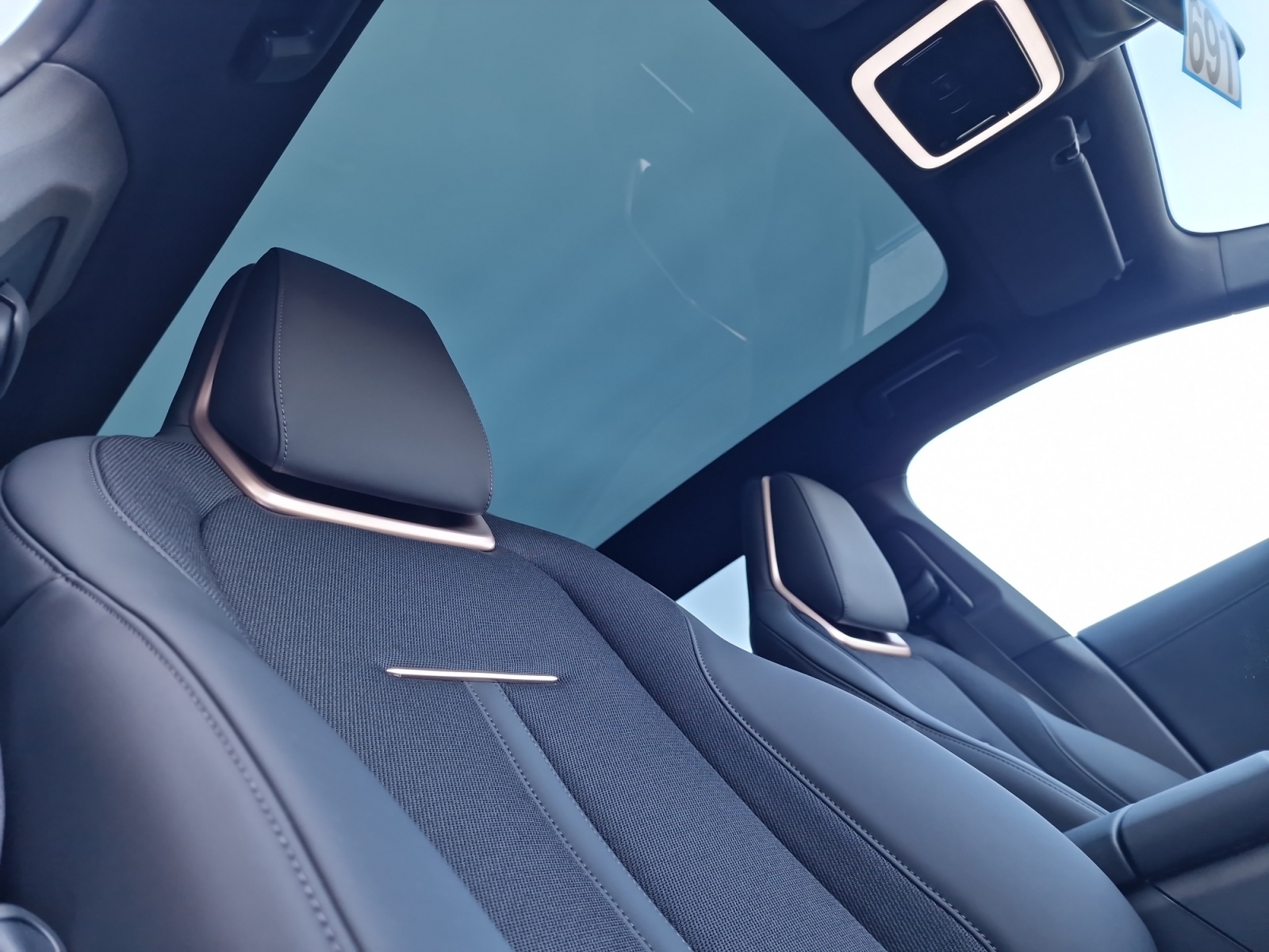 ZEEKR X 69kWh Long Range RWD Panorama Reichweite 440 km-image-11