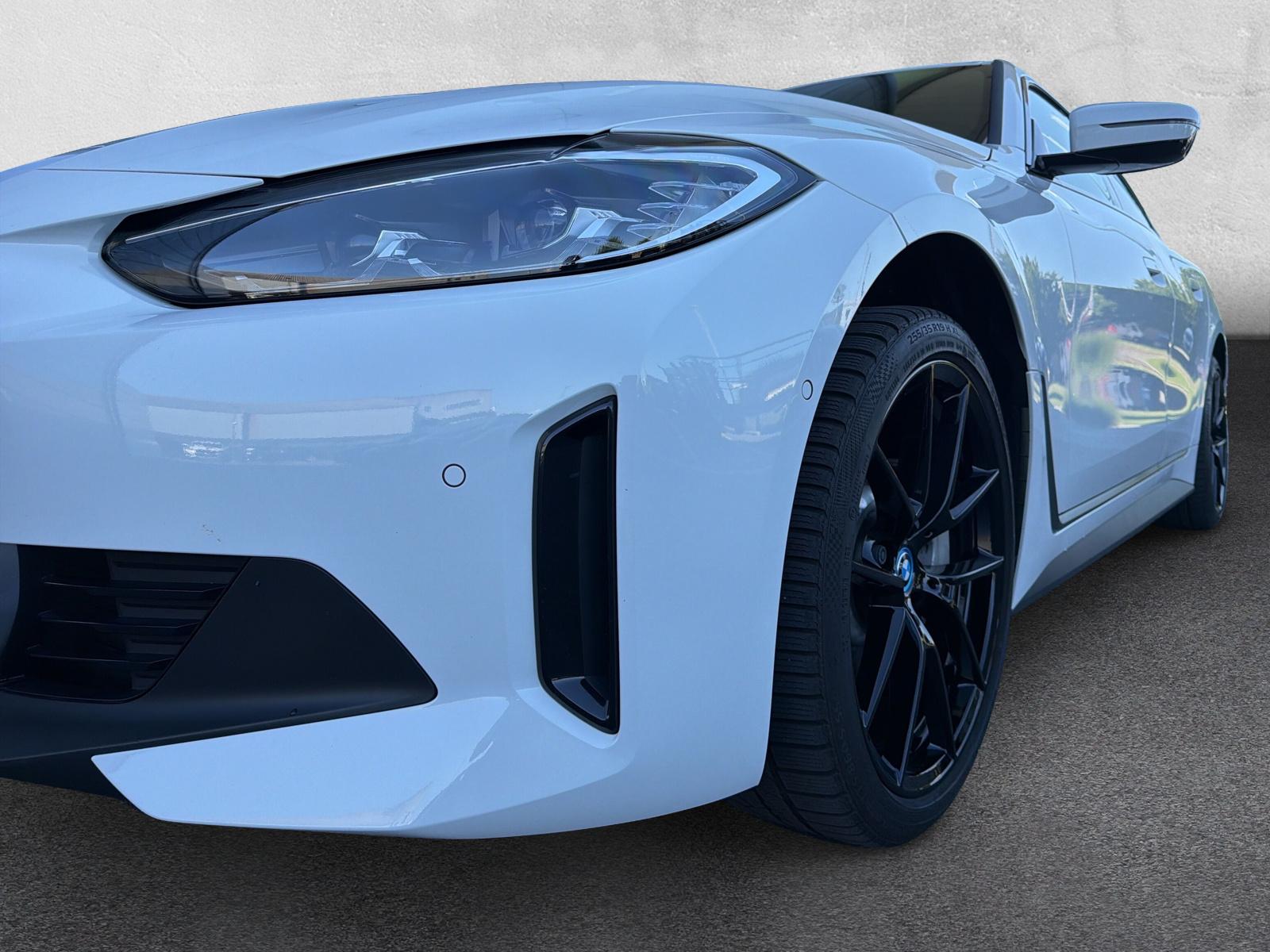 BMW i4 eDrive35-image-9