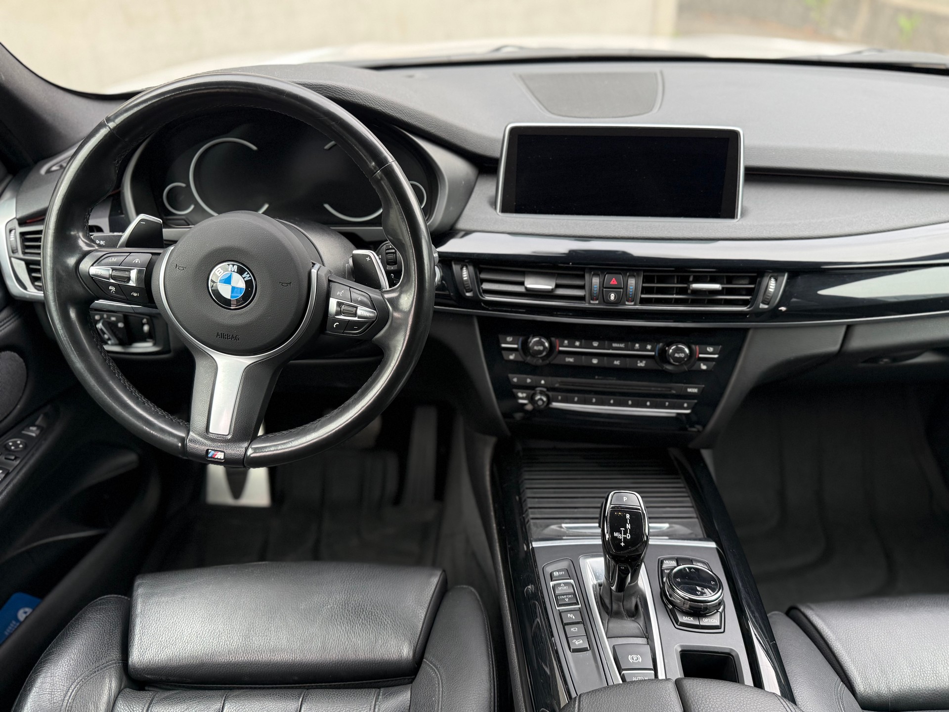 BMW X5 xDrive 40d Steptronic-image-15