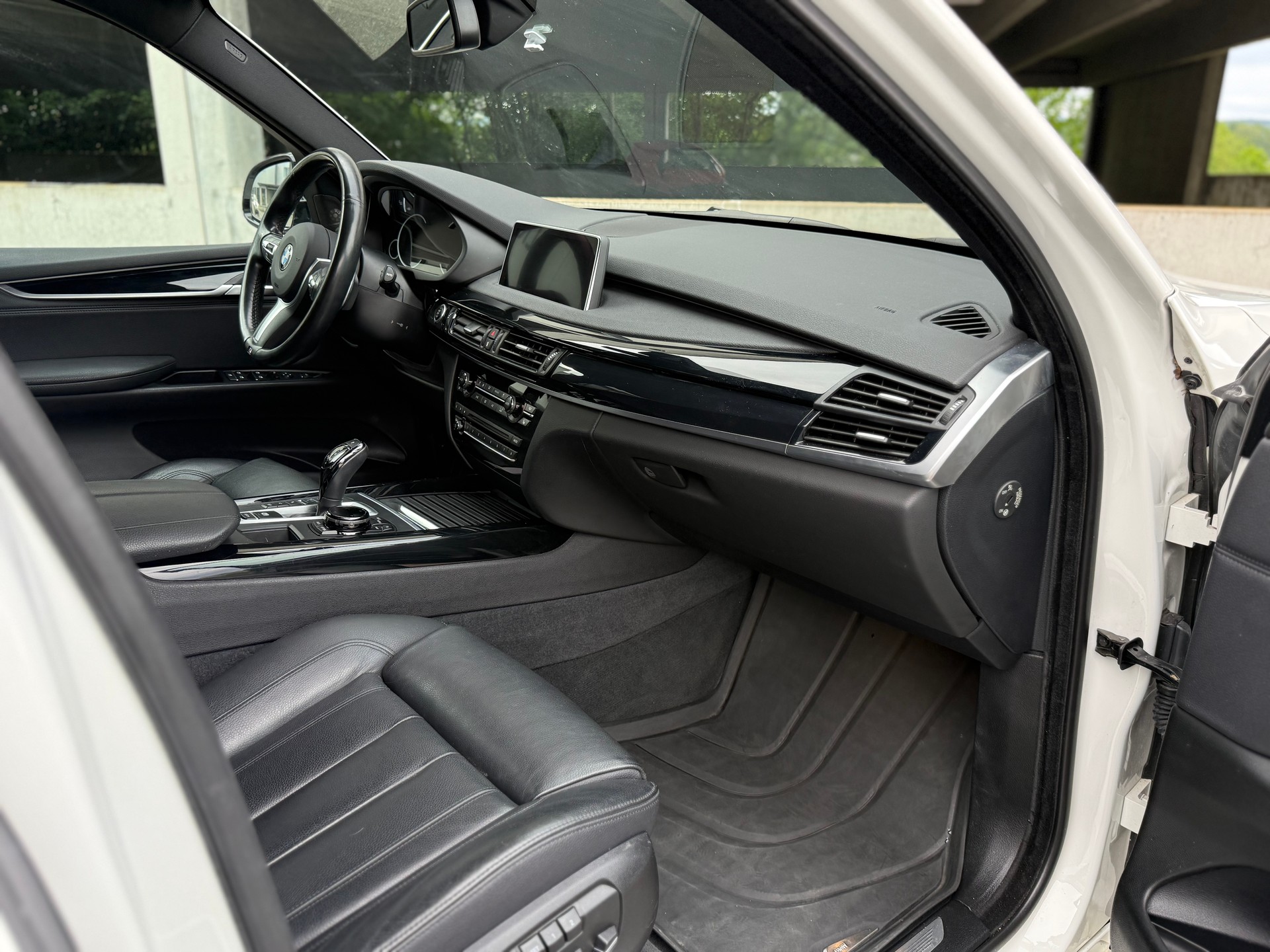 BMW X5 xDrive 40d Steptronic-image-17