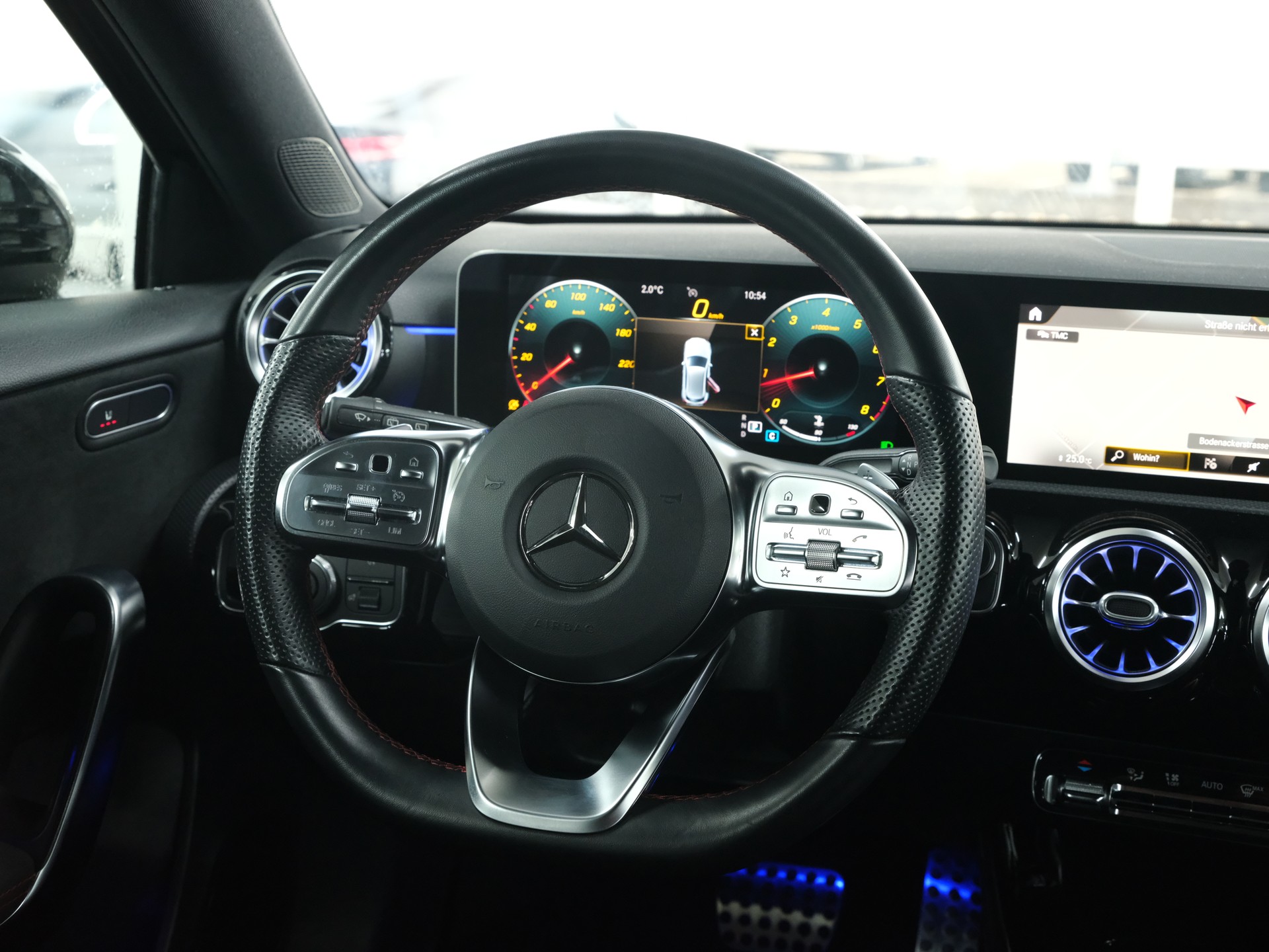 MERCEDES-BENZ A 250 AMG Line 7G-DCT-image-19
