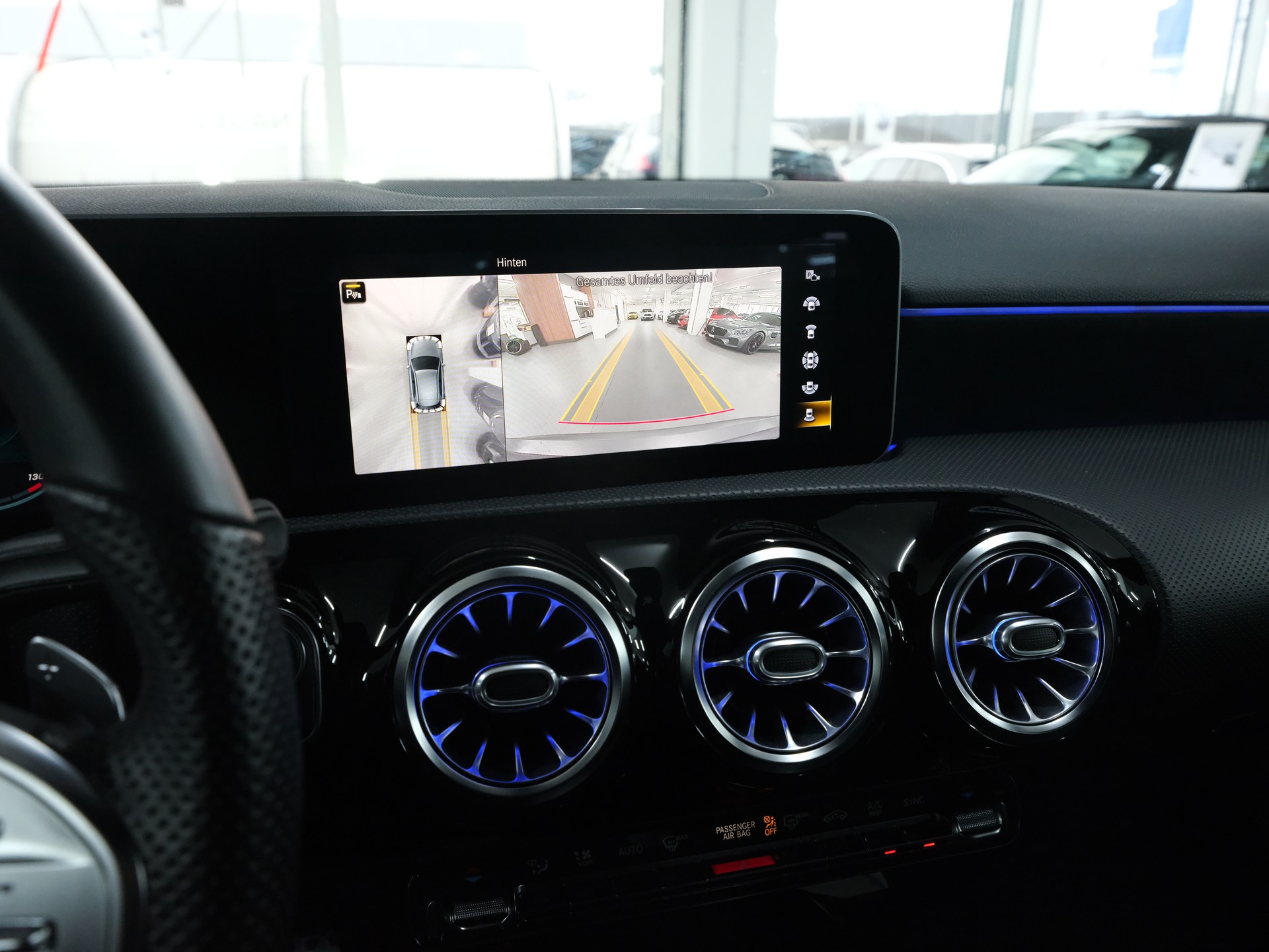 MERCEDES-BENZ A 250 AMG Line 7G-DCT-image-11