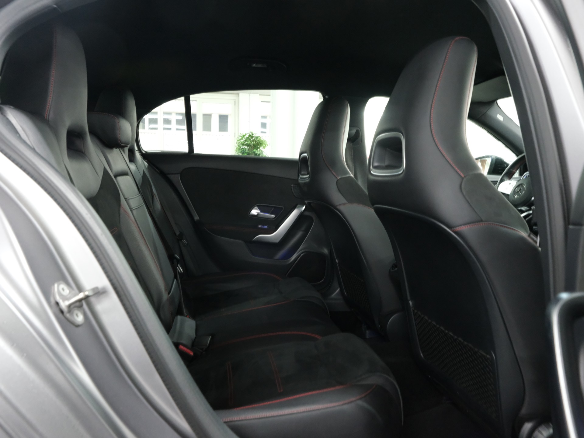 MERCEDES-BENZ A 250 AMG Line 7G-DCT-image-16
