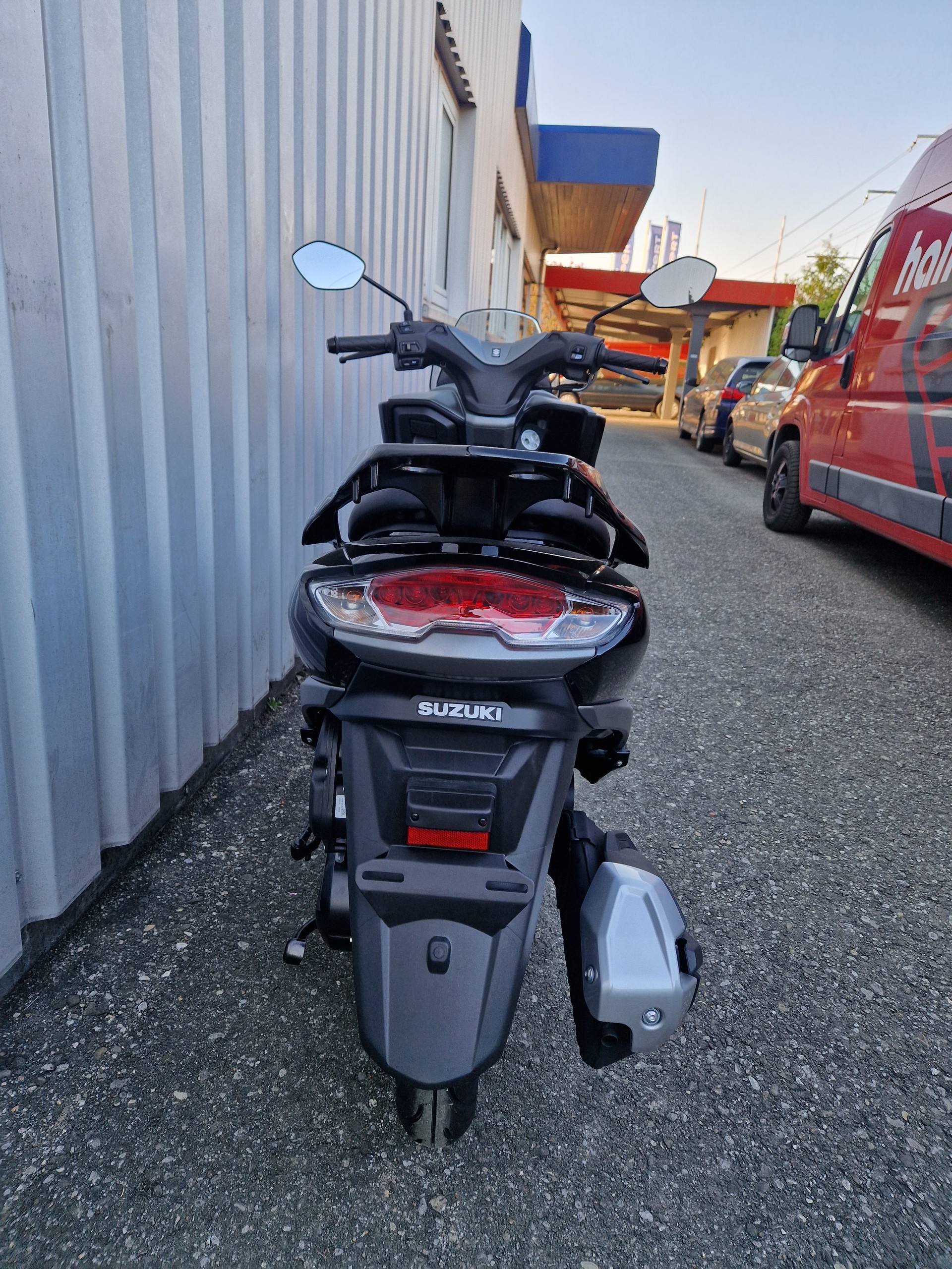 SUZUKI UB 125 BURGMANN STREET EX-image-12