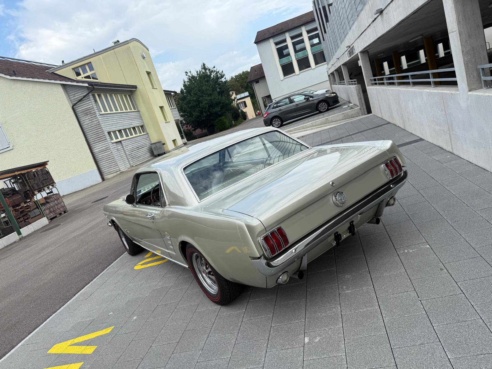 FORD MUSTANG-image-2