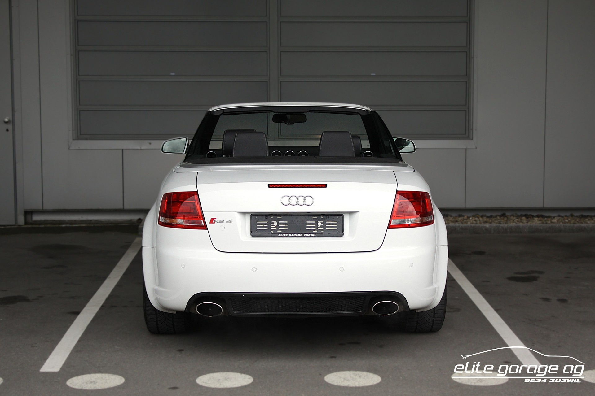 AUDI RS4 Cabriolet 4.2 V8 quattro-image-3
