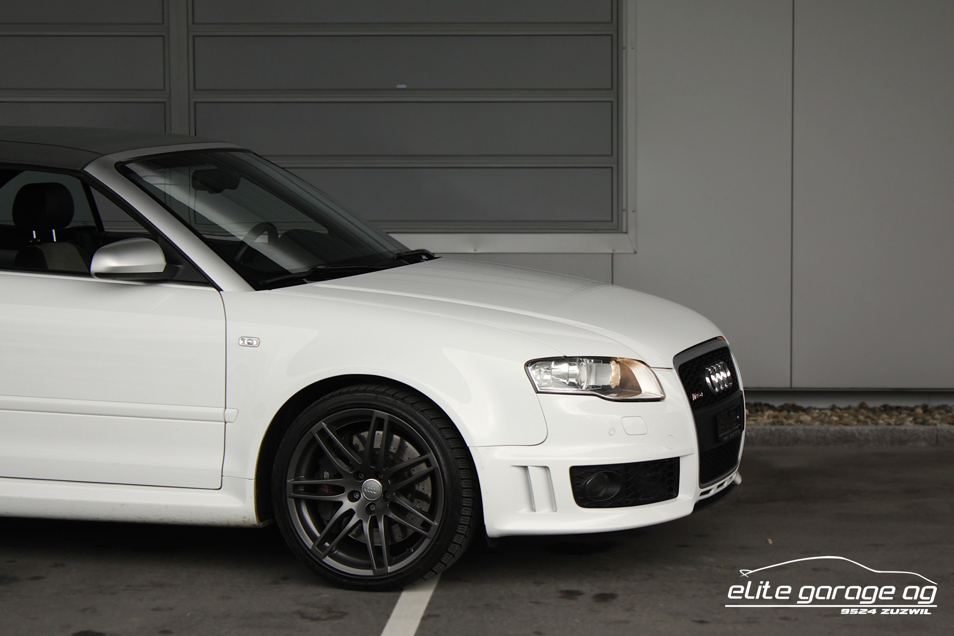 AUDI RS4 Cabriolet 4.2 V8 quattro-image-8