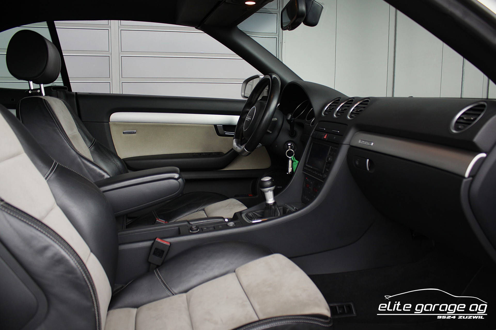 AUDI RS4 Cabriolet 4.2 V8 quattro-image-15