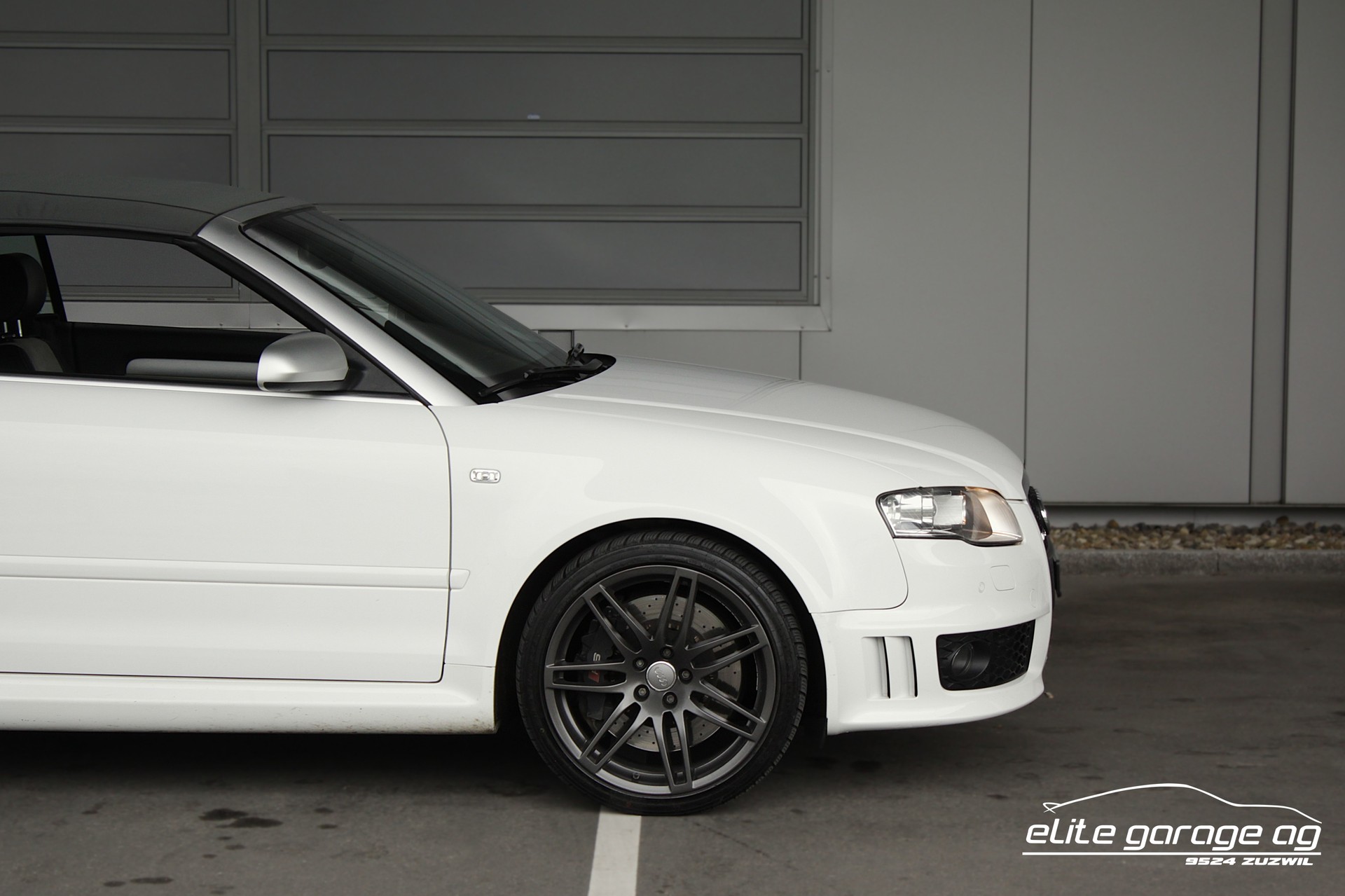 AUDI RS4 Cabriolet 4.2 V8 quattro-image-9
