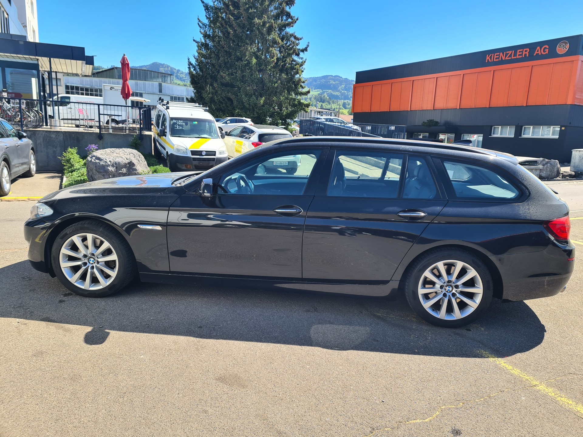 BMW 530d xDrive Touring Steptronic-image-4