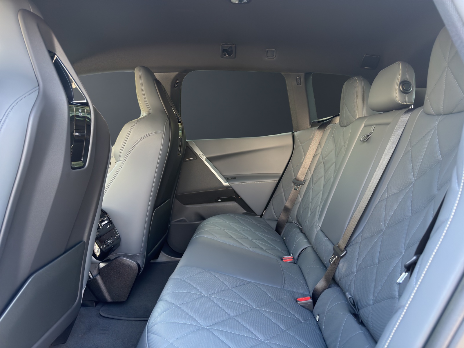 BMW iX xDrive60-image-11
