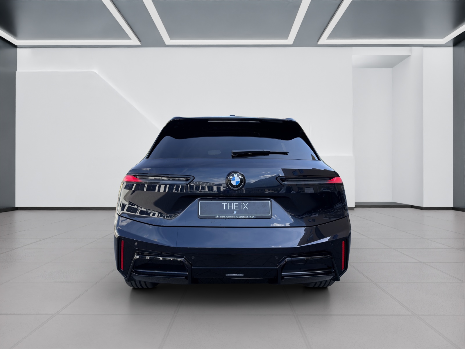 BMW iX xDrive60-image-3
