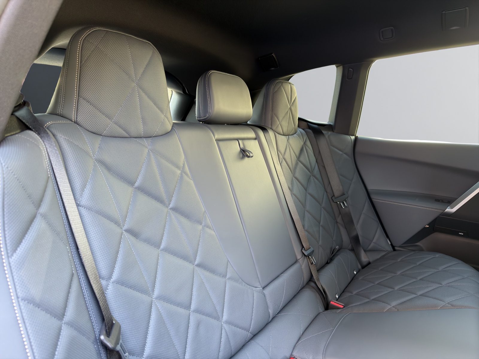 BMW iX xDrive60-image-14