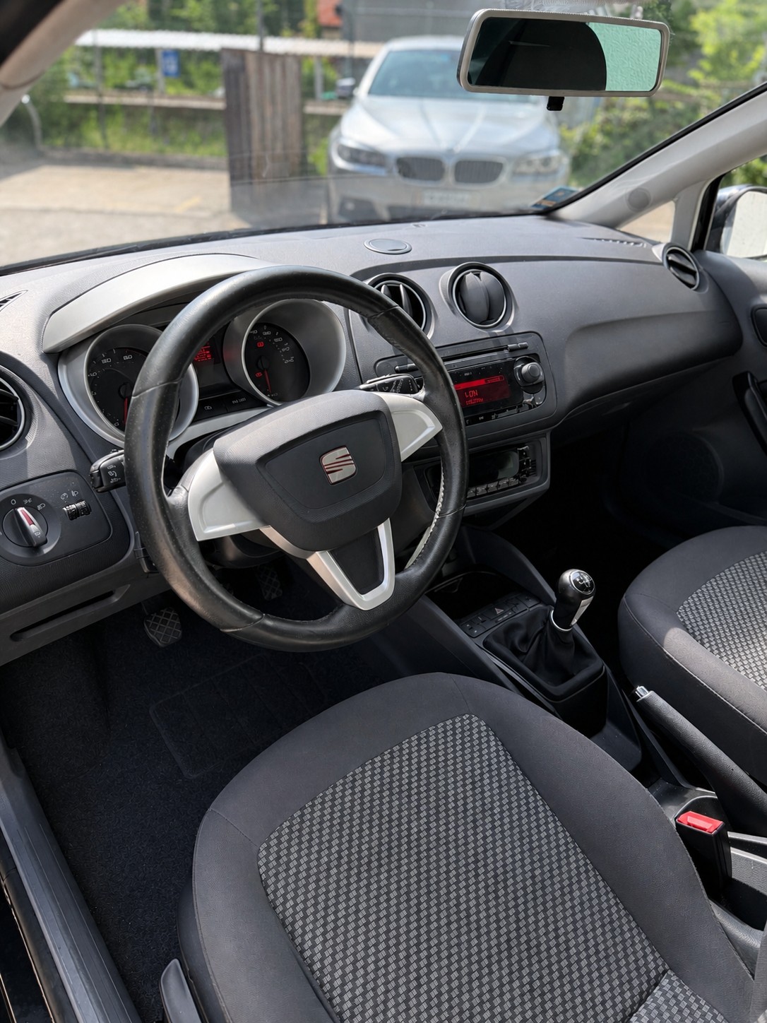 SEAT Ibiza 1.6 Style-image-8