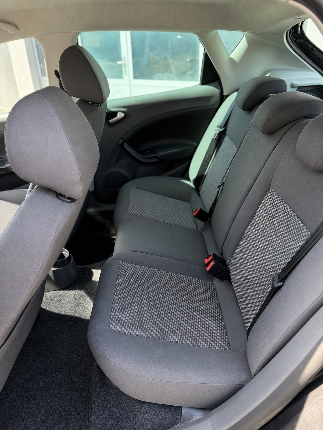 SEAT Ibiza 1.6 Style-image-9
