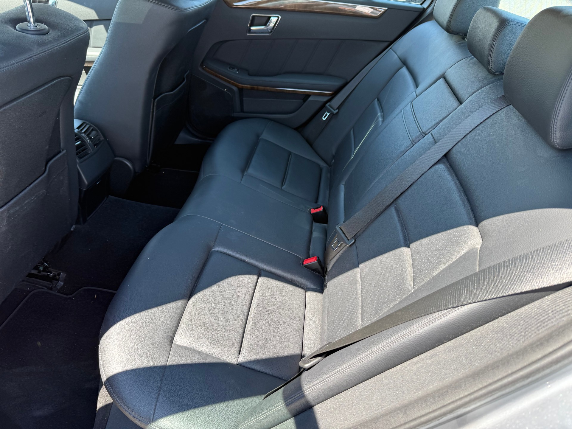 MERCEDES-BENZ E 350 4Matic 7G-Tronic-image-8