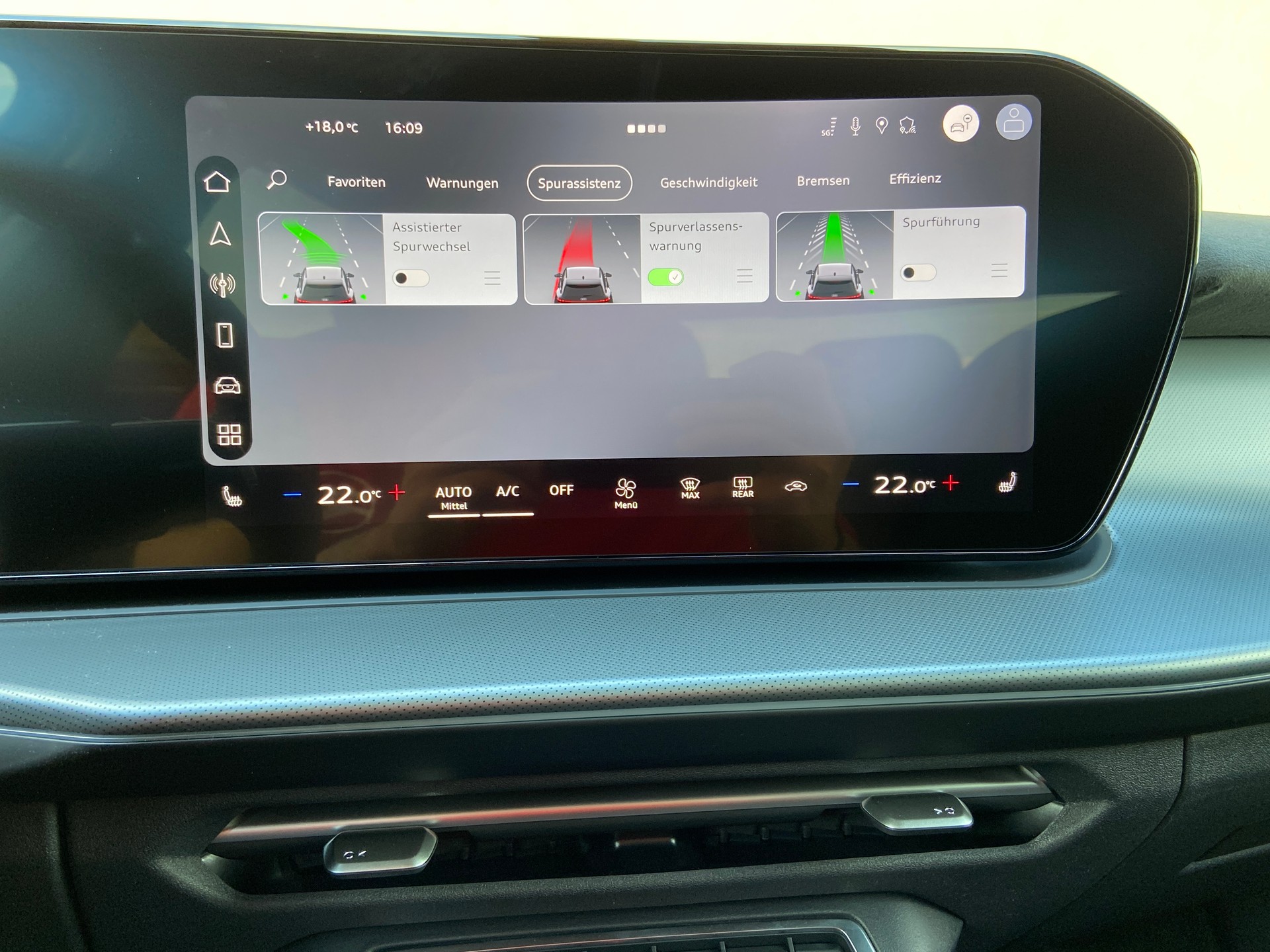AUDI Q3 SUV TFSI 266 quattro S tronic Sline-image-17