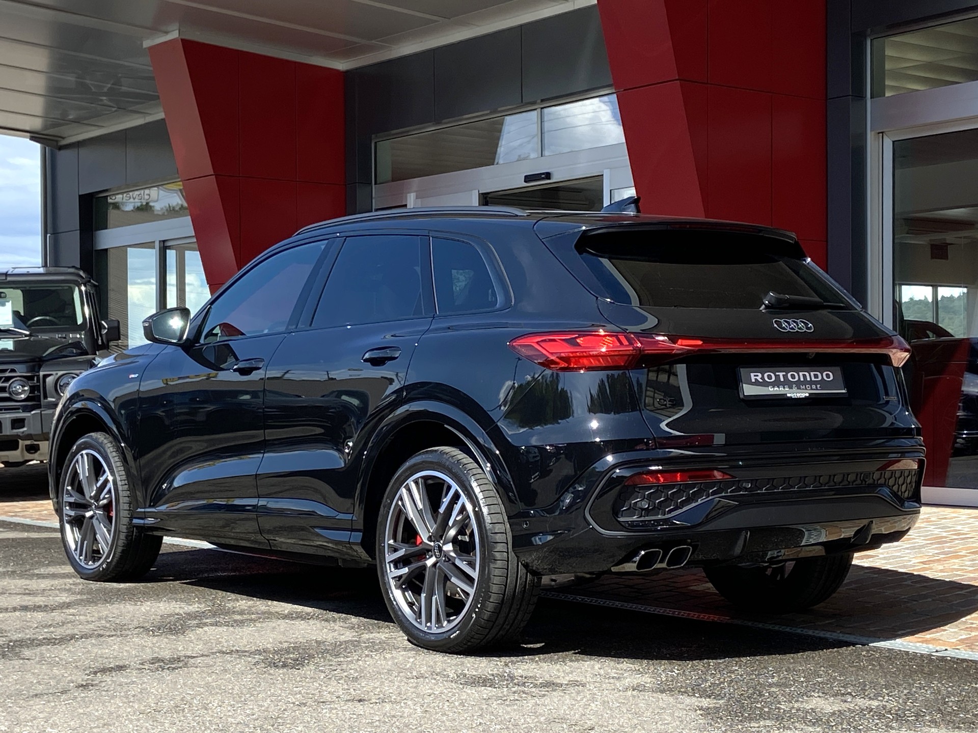 AUDI Q3 SUV TFSI 266 quattro S tronic Sline-image-25