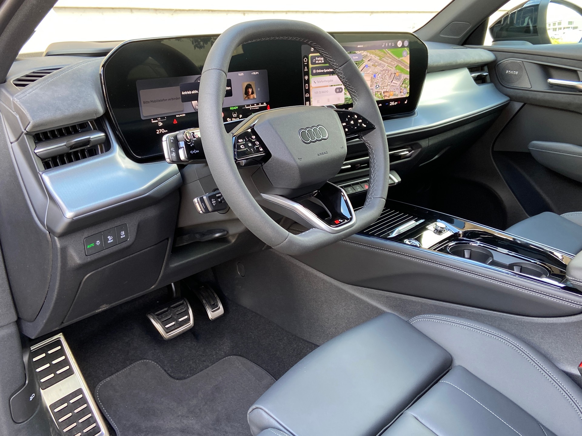 AUDI Q3 SUV TFSI 266 quattro S tronic Sline-image-4