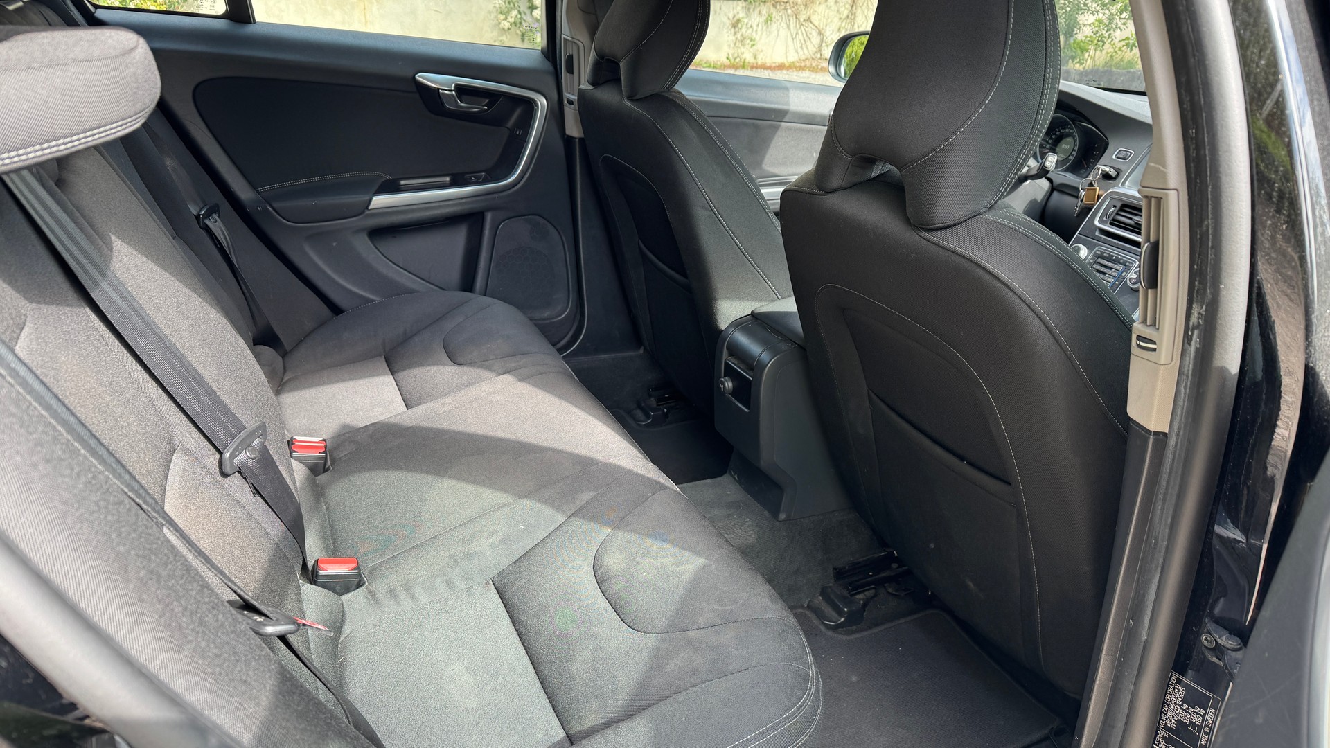 VOLVO V60 D4 Momentum Geartronic-image-5