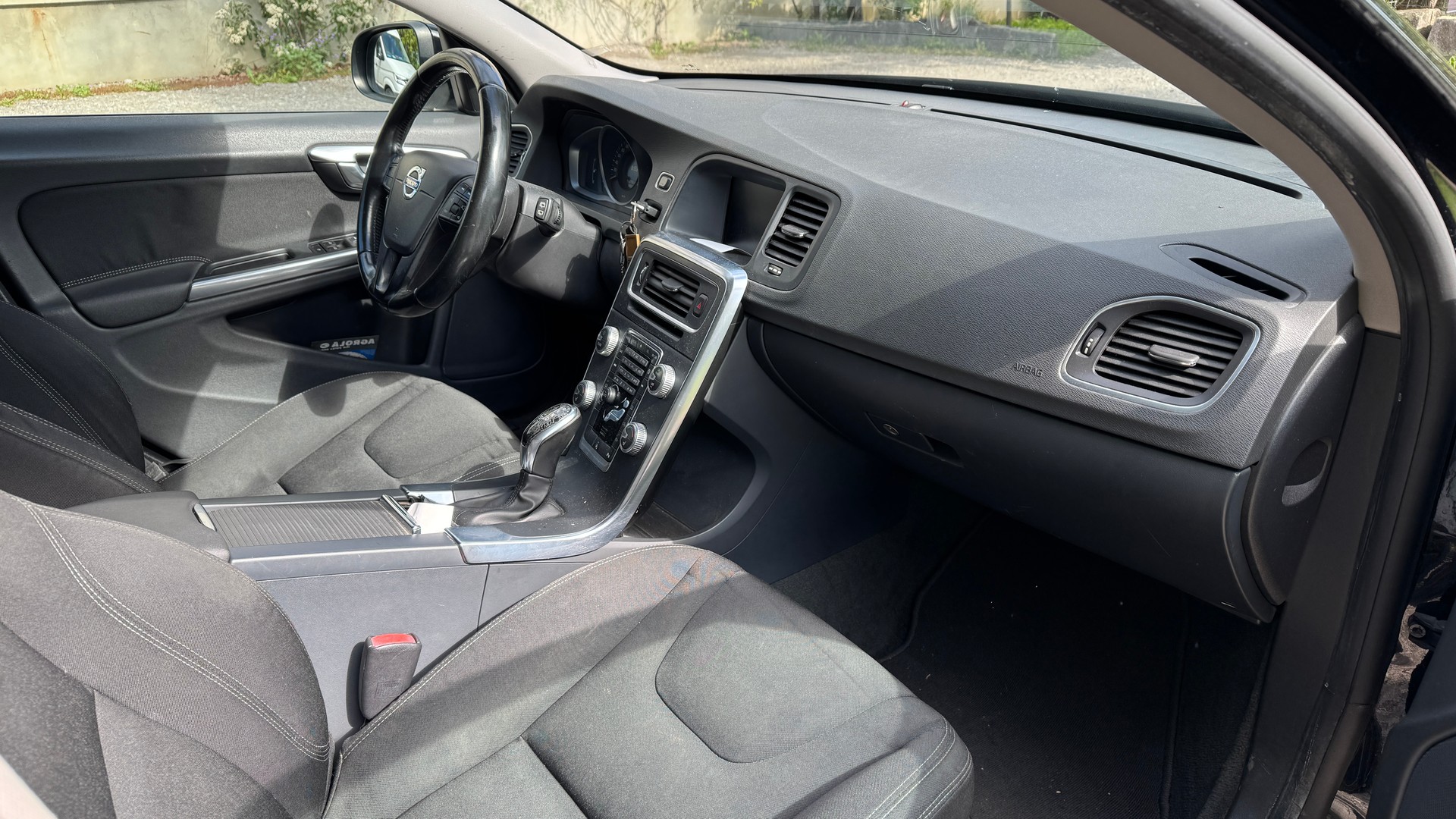 VOLVO V60 D4 Momentum Geartronic-showroom-element-3
