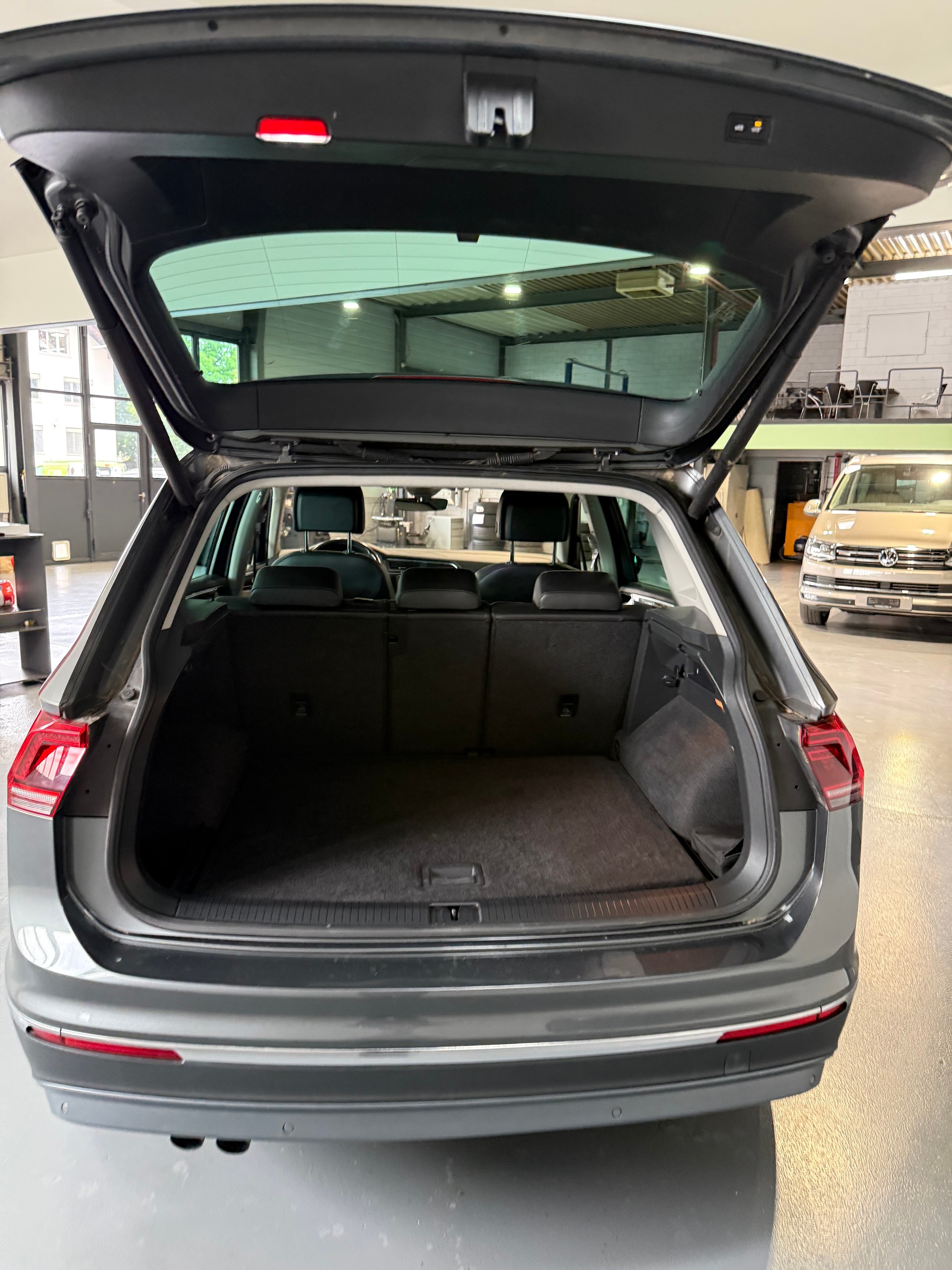 VW Tiguan 2.0 TDI SCR Highline 4Motion DSG-image-10