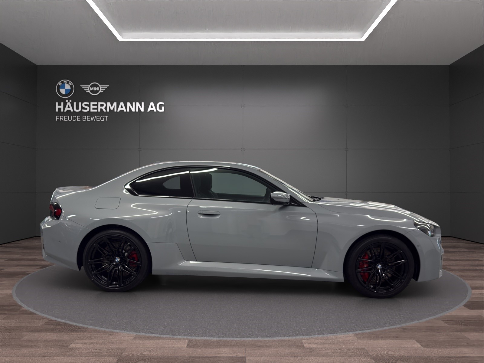 BMW M2 Steptronic-showroom-element-3