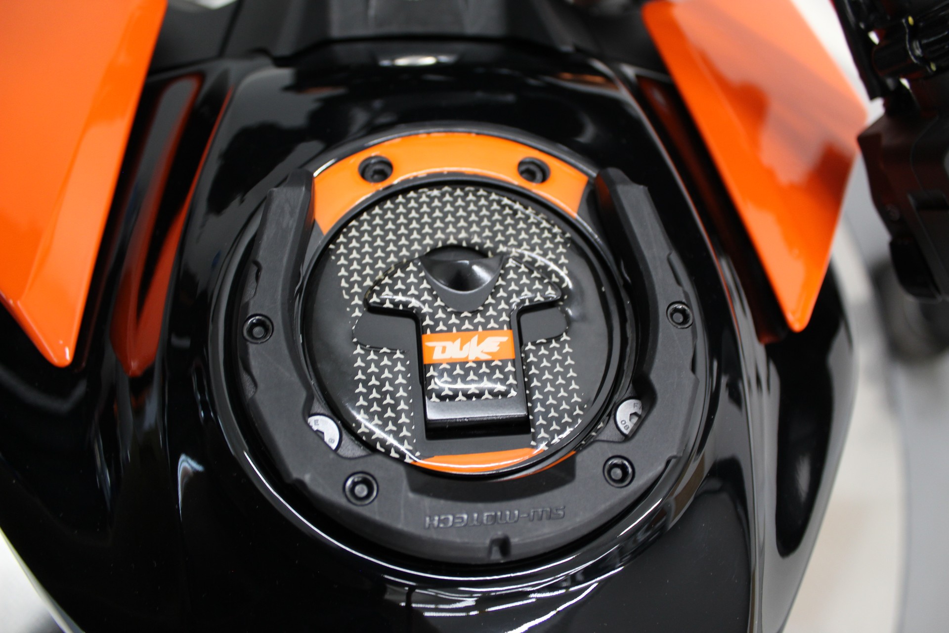 KTM 390 Duke-image-6