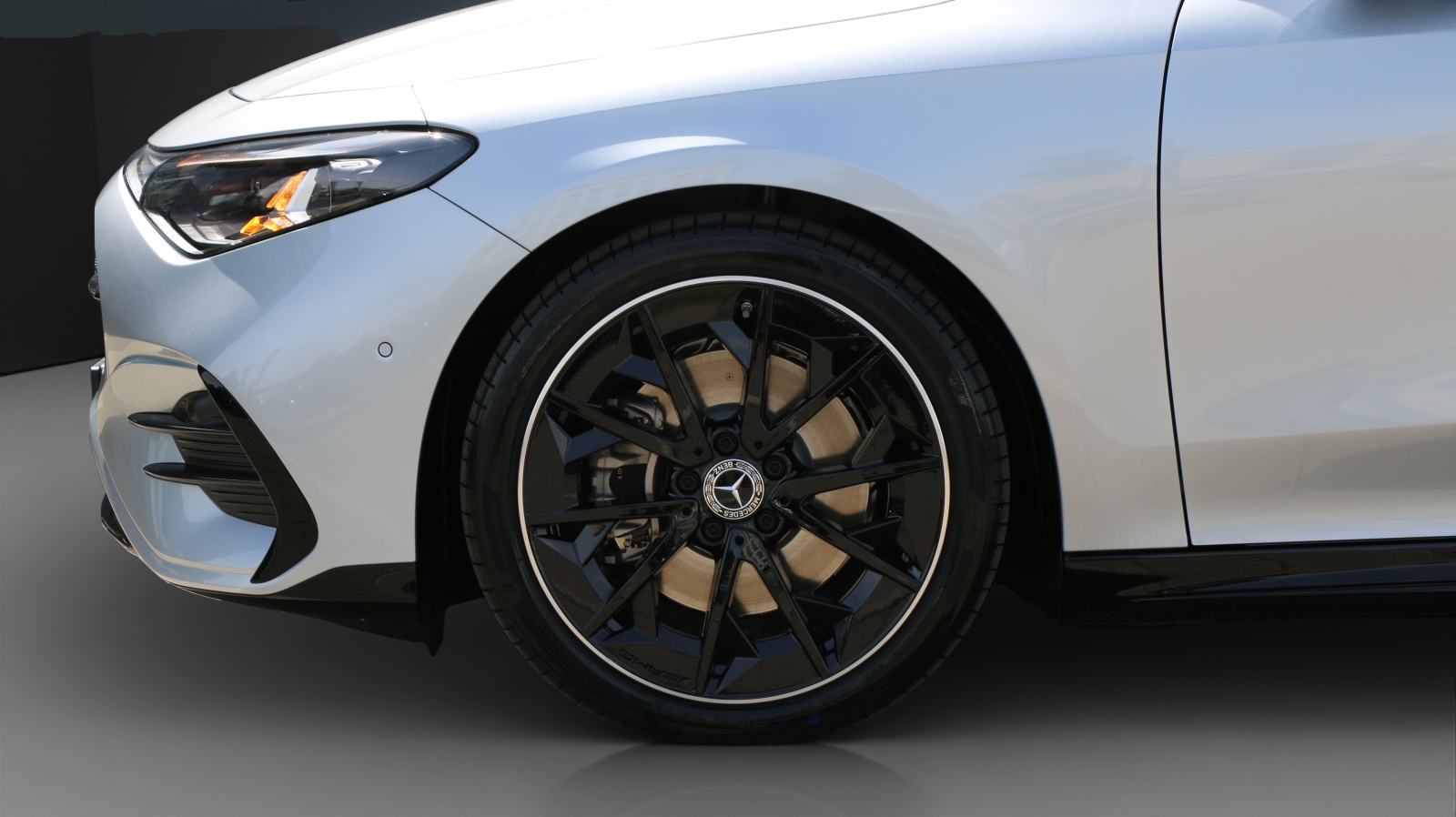 MERCEDES-BENZ CLA 220 4MATIC (NEW)-image-4