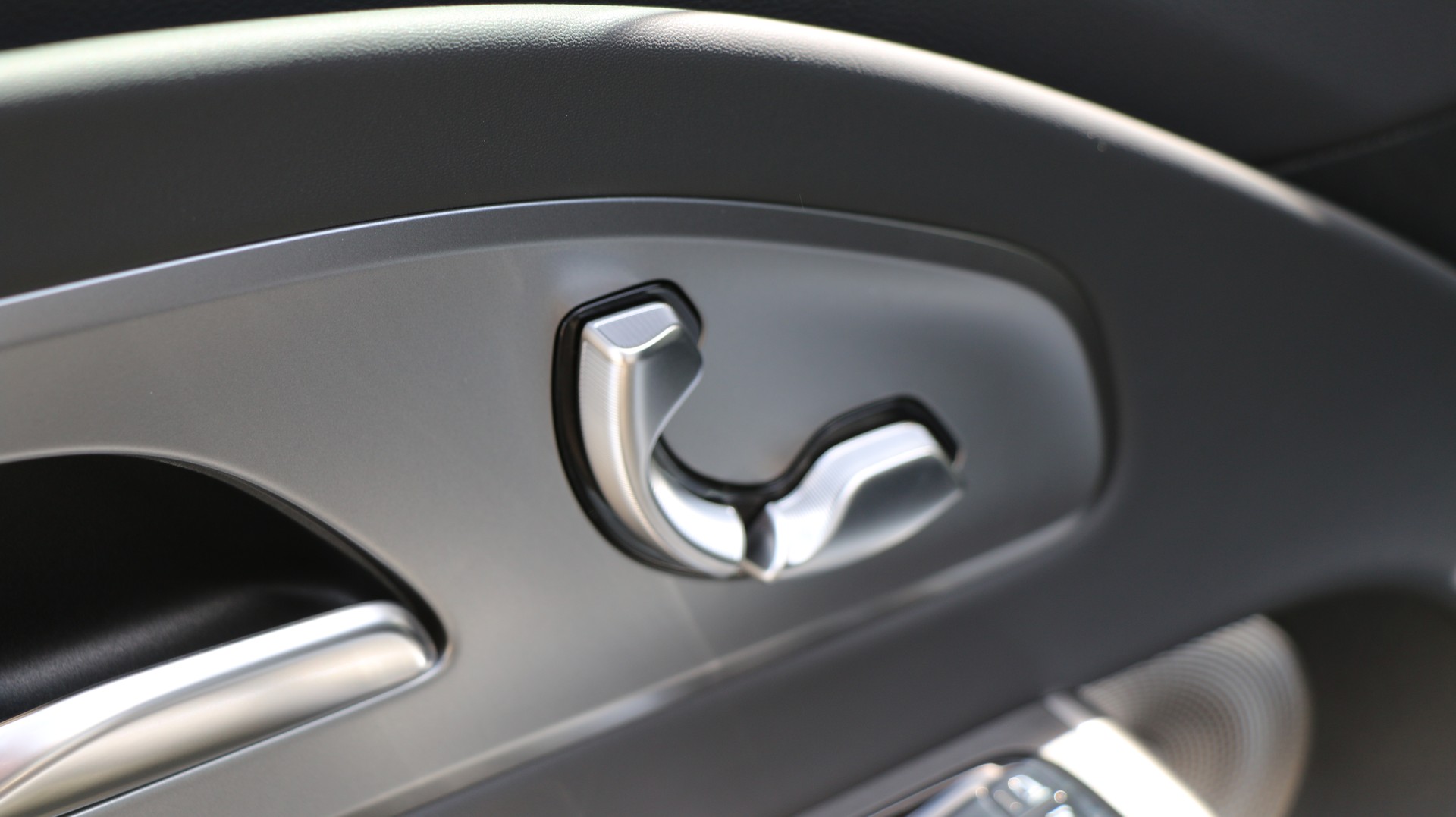 MERCEDES-BENZ CLA 220 4MATIC (NEW)-image-11