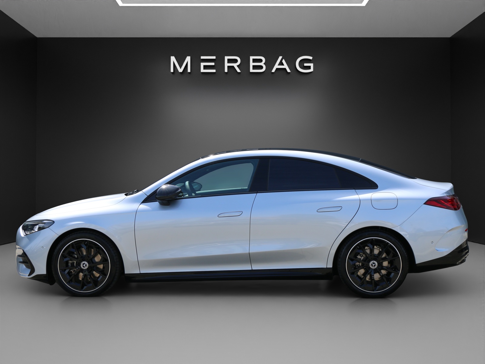 MERCEDES-BENZ CLA 220 4MATIC (NEW)-image-1