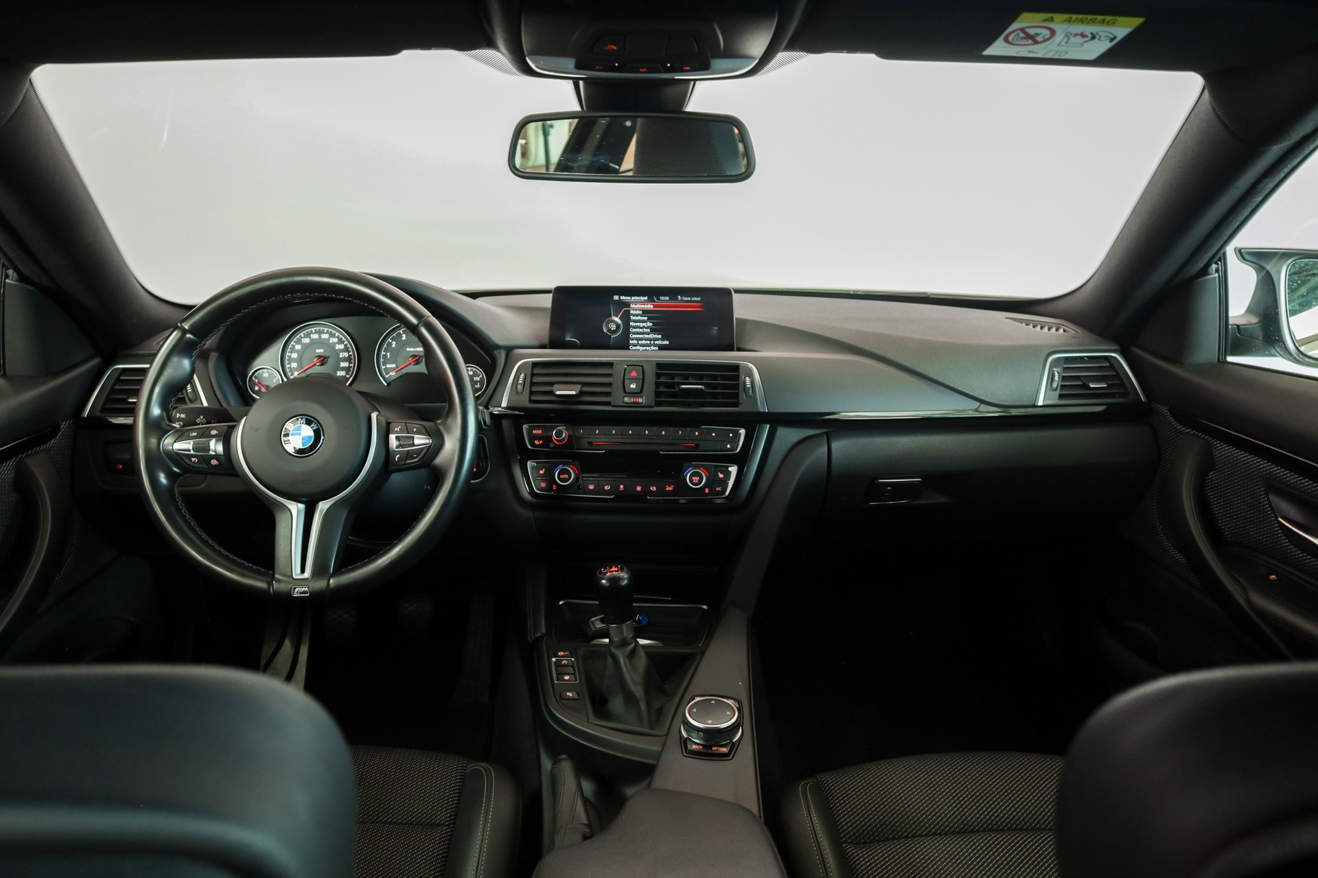 BMW M4 Coupé-image-14