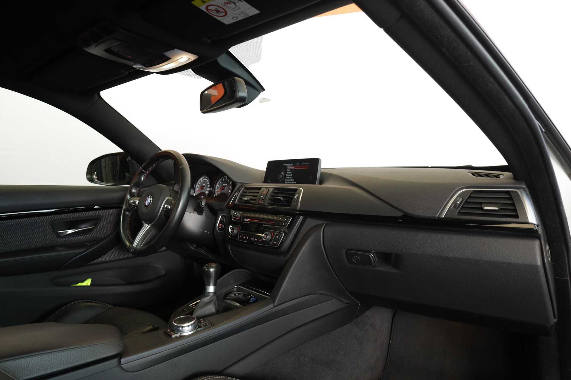 BMW M4 Coupé-image-16