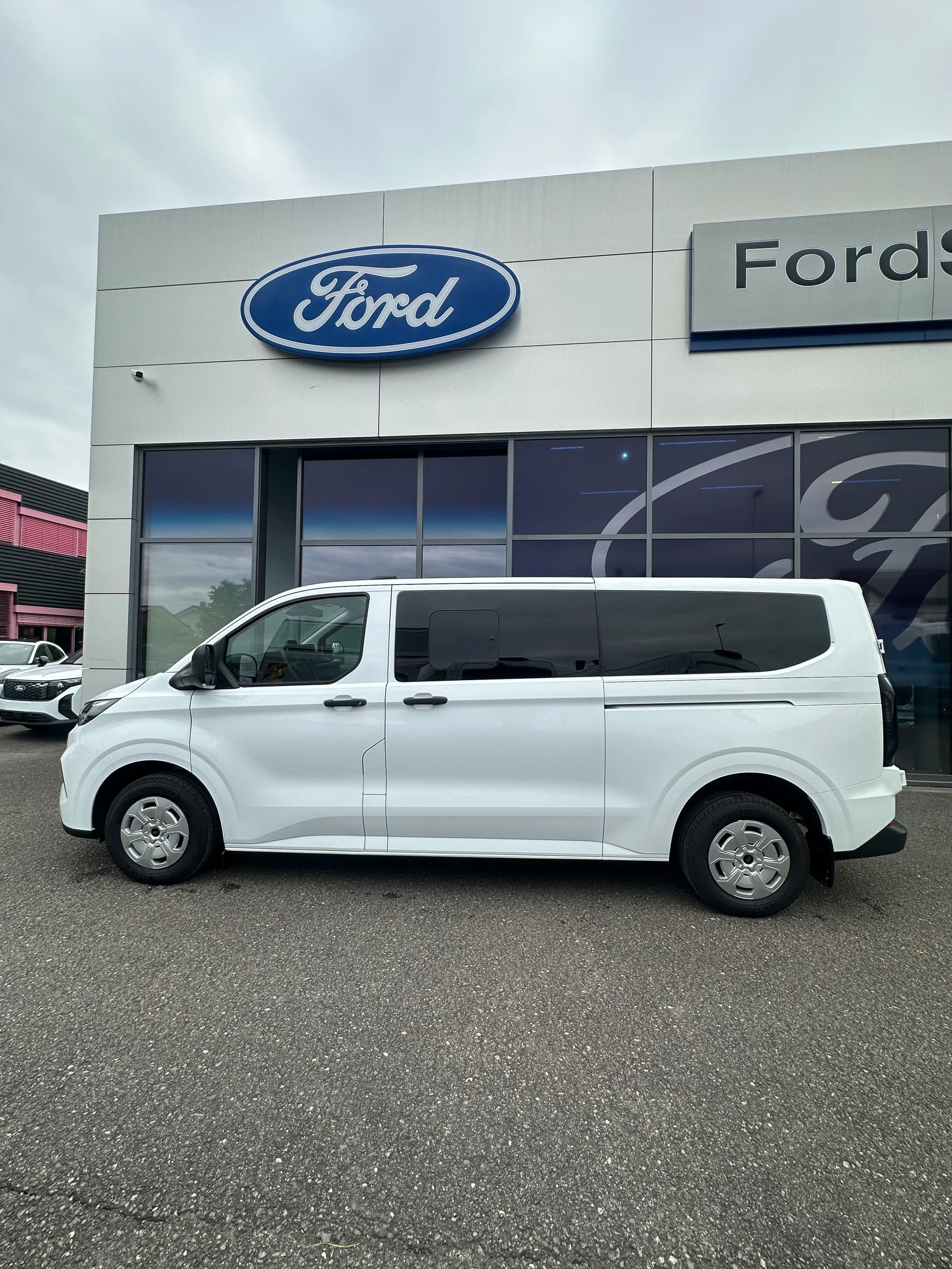 FORD Transit C combi 320 L2 2.0 Eco Trend/170CV/Aut.4x4-image-2