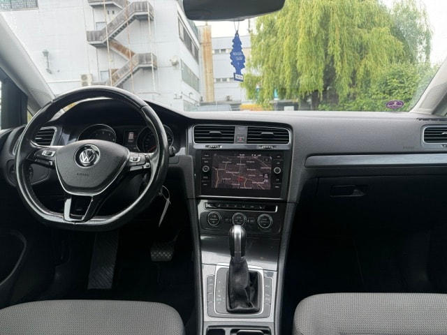 VW Golf Variant 1.4 TSI Comfortline DSG-image-9