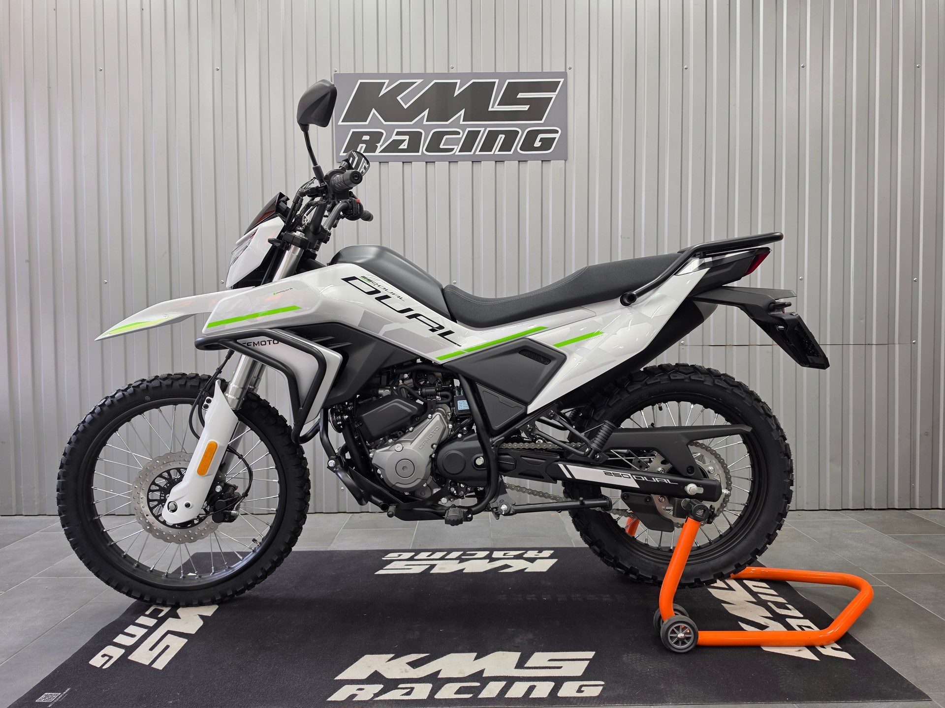 CF MOTO Dual 250