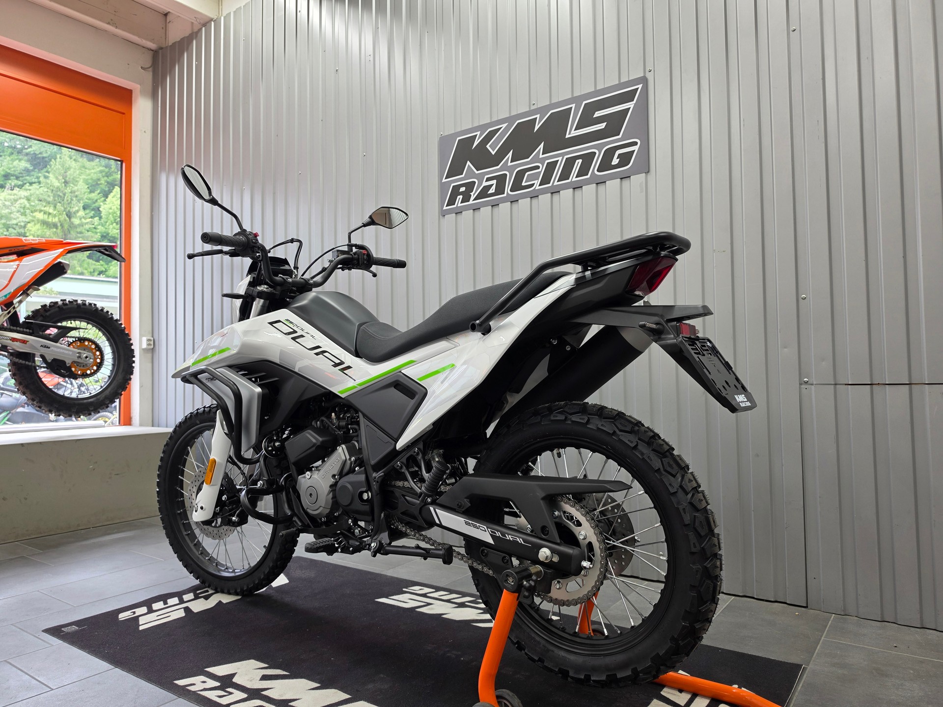CF MOTO Dual 250-showroom-element-2
