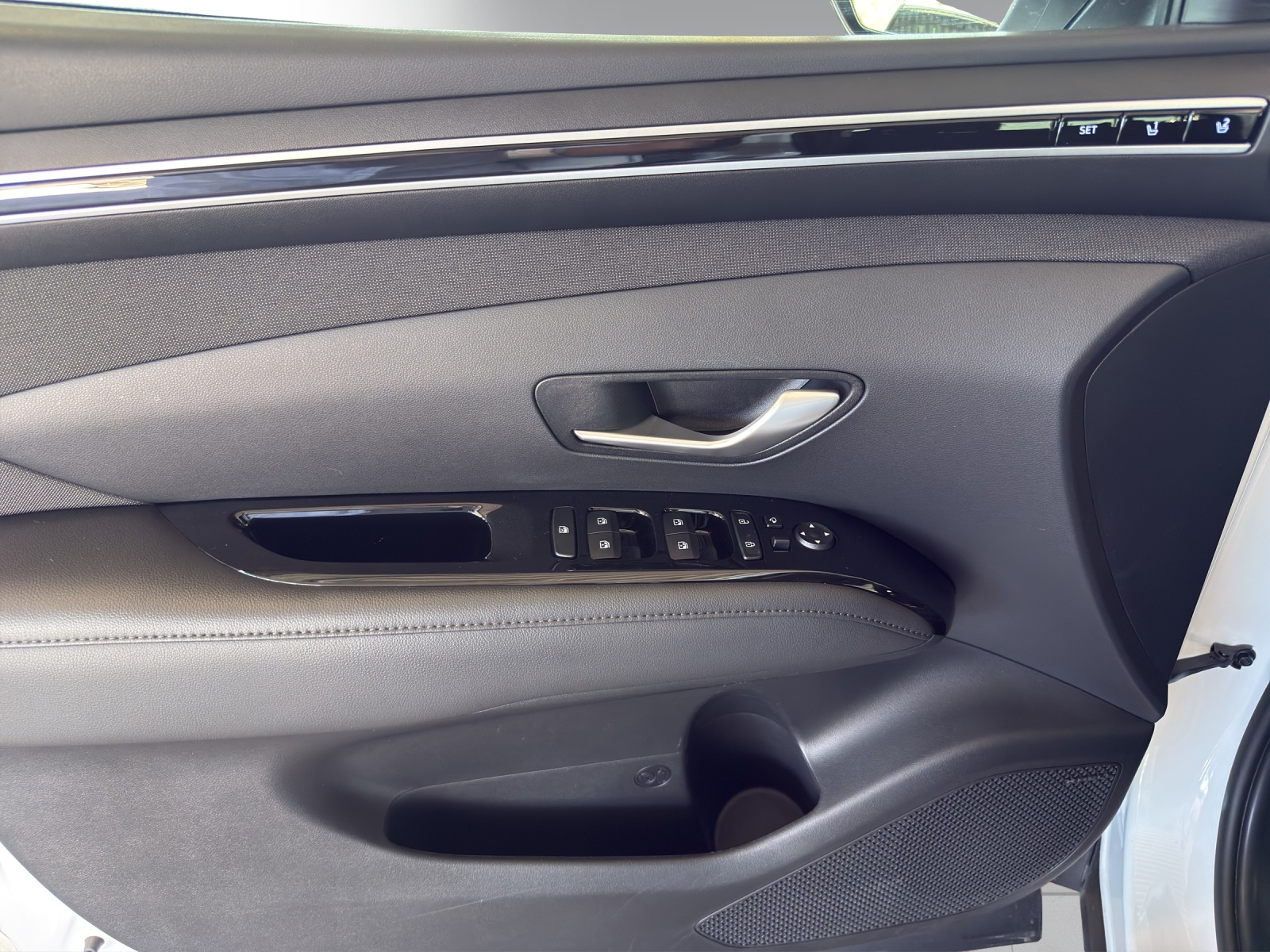 HYUNDAI Tucson 1.6 PHEV Vert. 4WD-image-6
