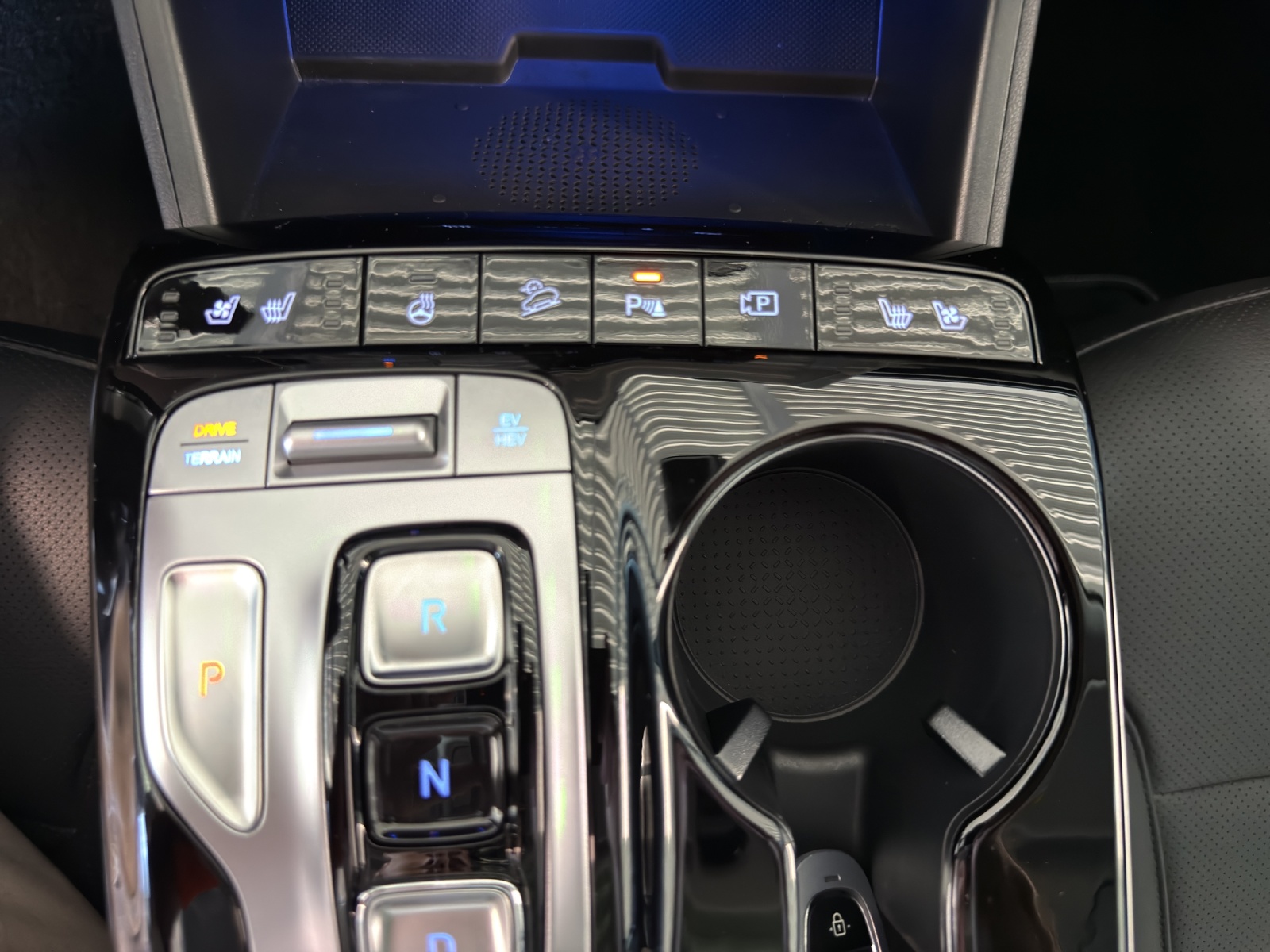 HYUNDAI Tucson 1.6 PHEV Vert. 4WD-image-13