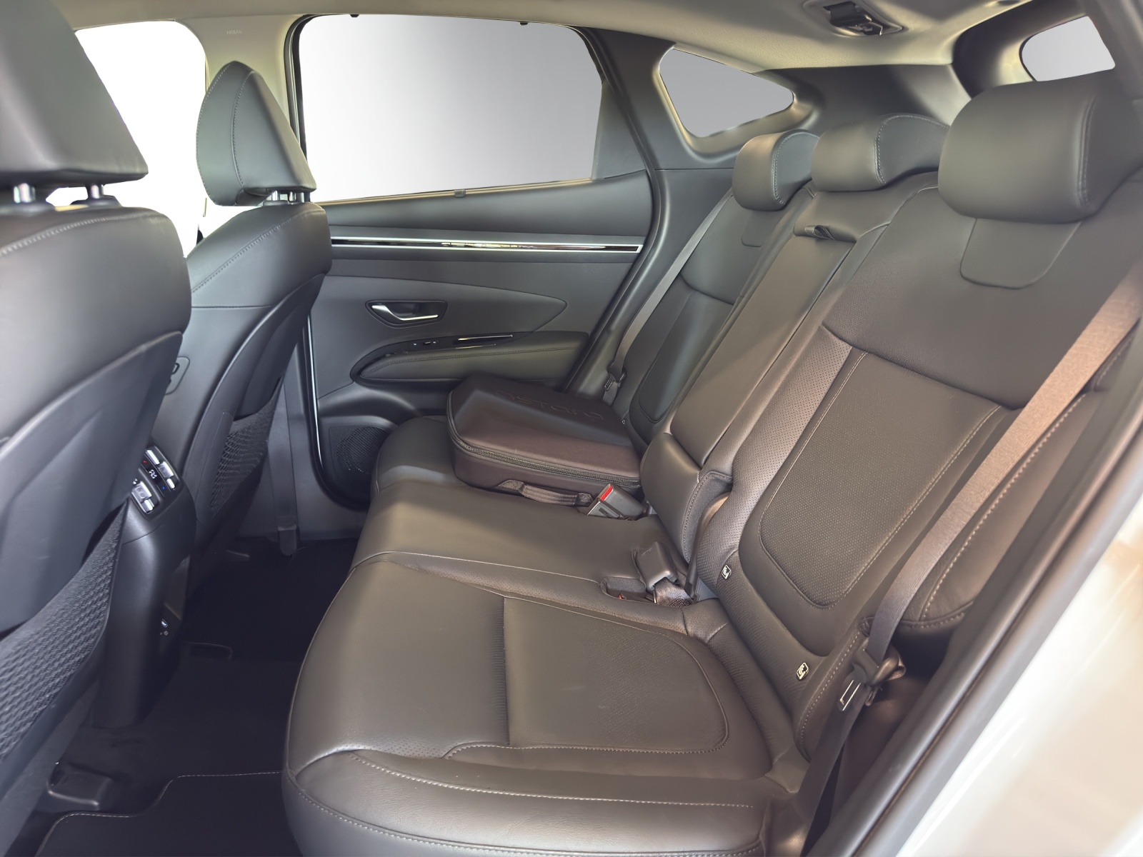 HYUNDAI Tucson 1.6 PHEV Vert. 4WD-image-9