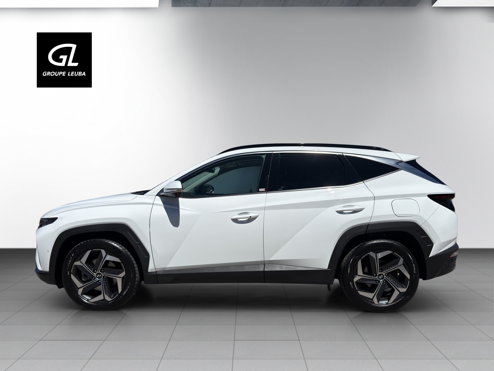 HYUNDAI Tucson 1.6 PHEV Vert. 4WD-image-4