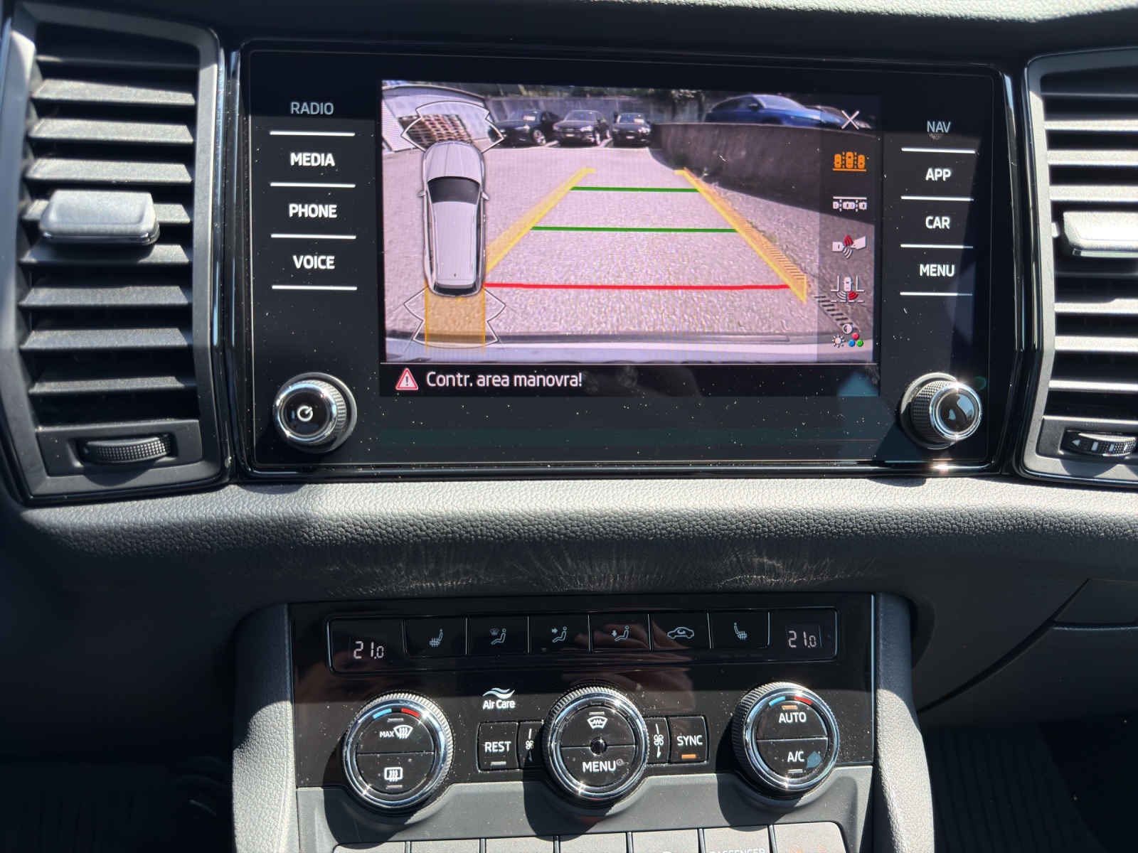 SKODA Kodiaq 2.0 TDI Clever DSG 4x4-image-13